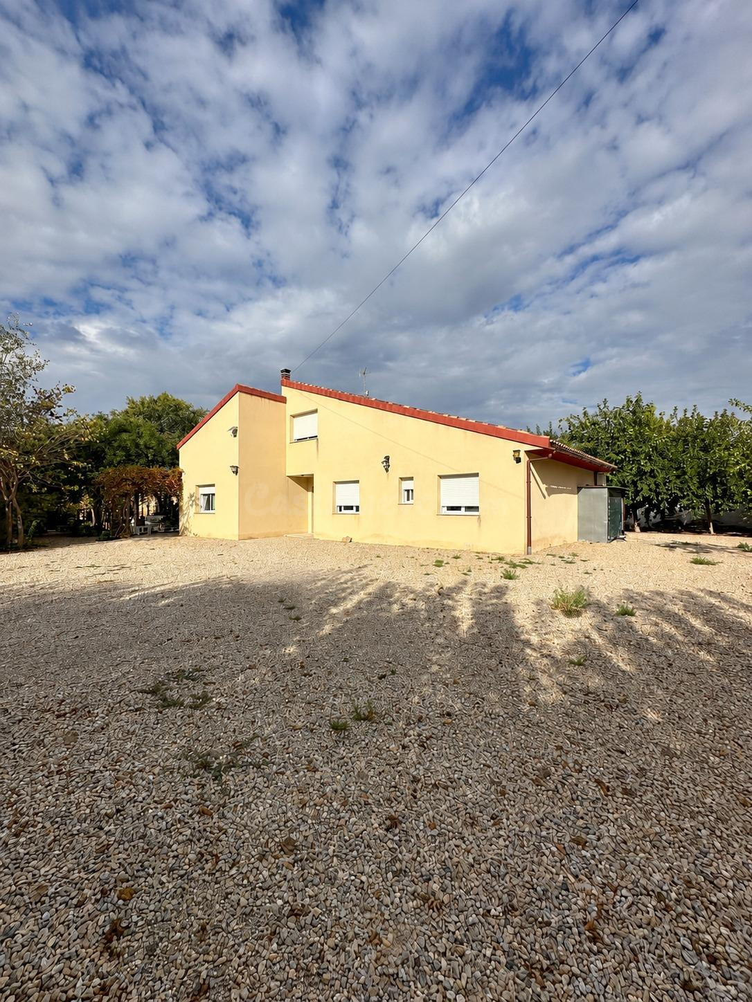 Finca rústica con vivienda, piscina y parcela de 8.842 m2 en Alhama de Murcia