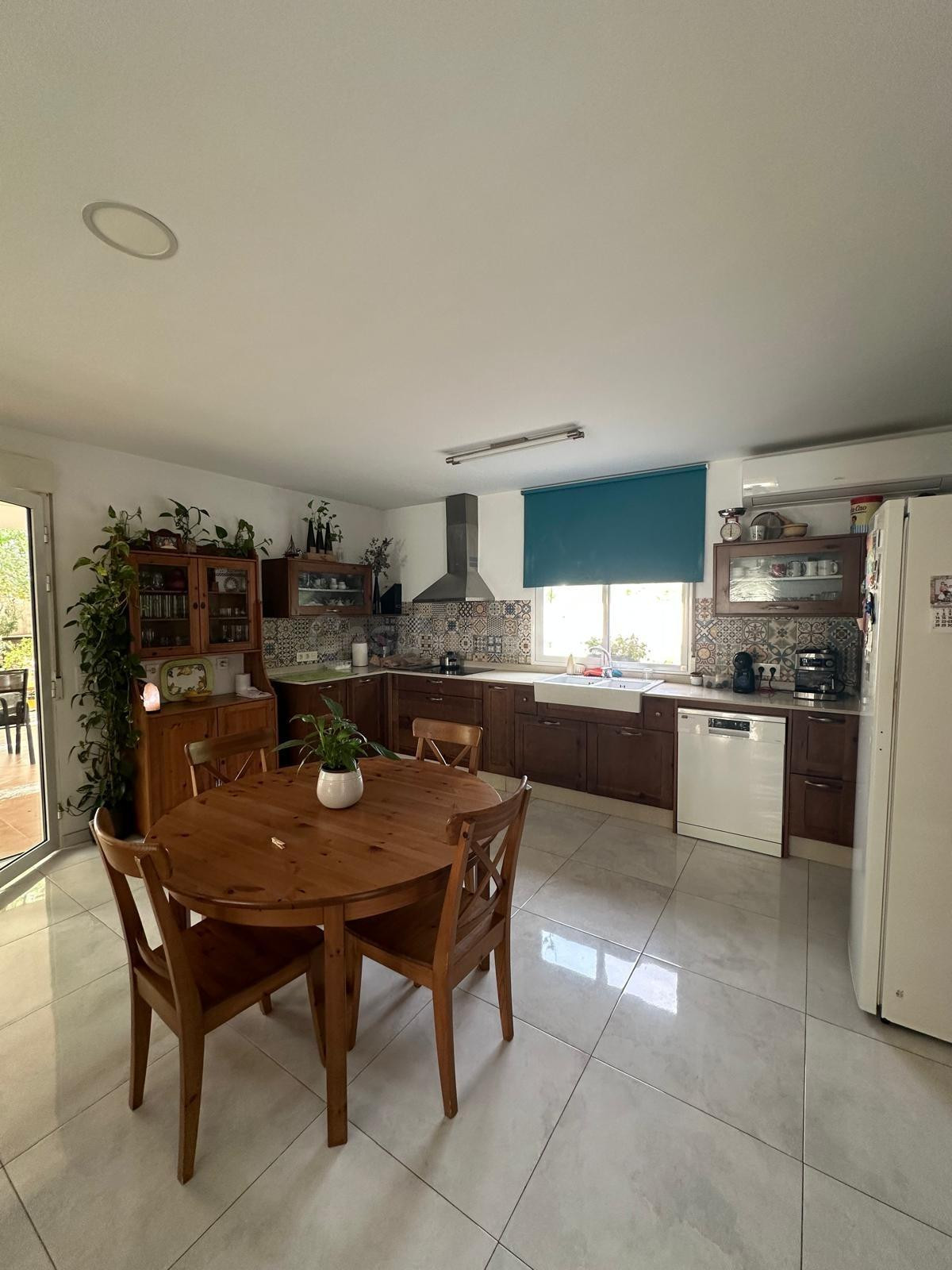 Finca rústica con vivienda, piscina y parcela de 8.842 m2 en Alhama de Murcia - foto 5