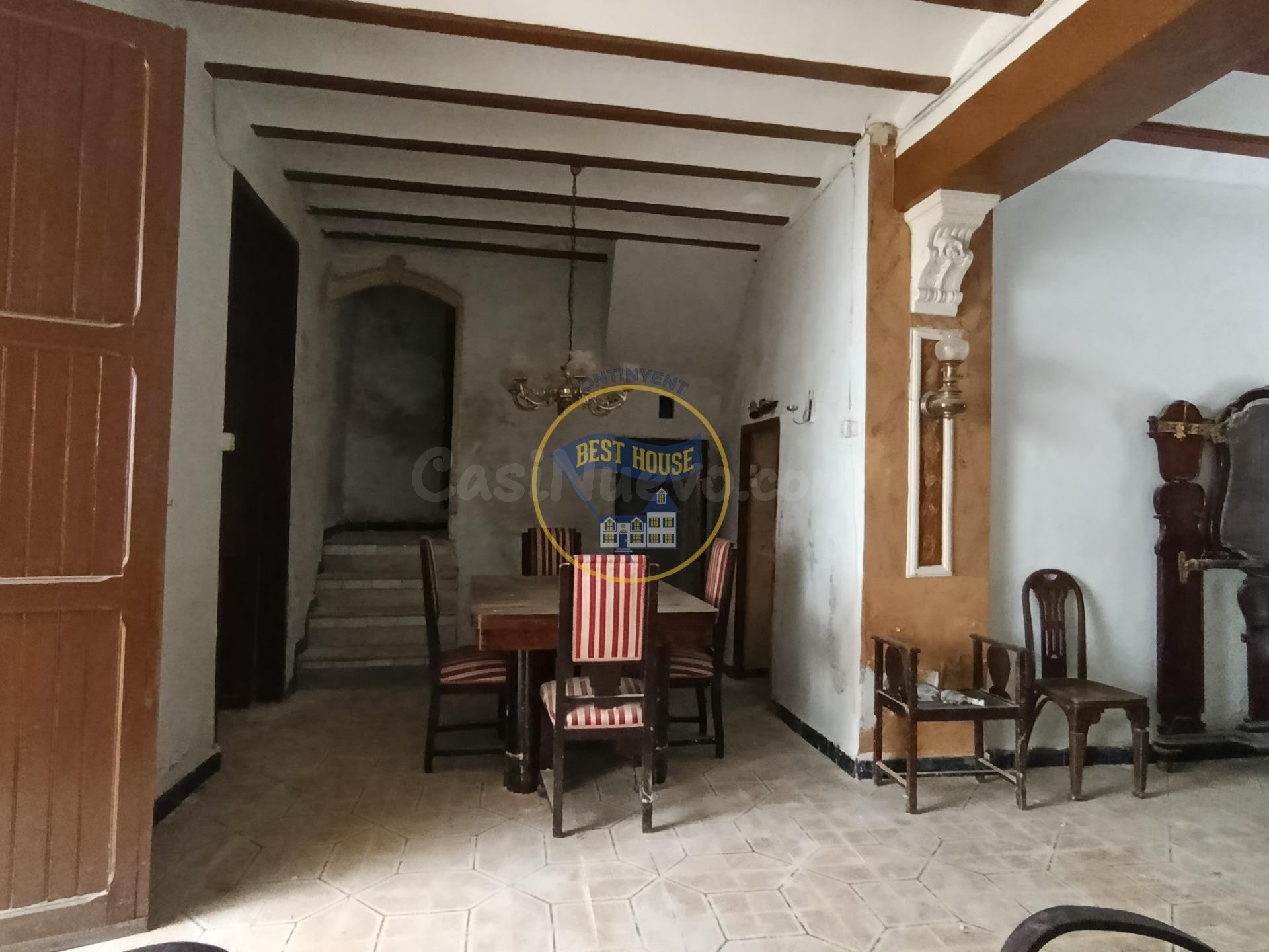 OPORTUNIDAD AMPLIA CASA DE PUEBLO EN MONTESA PARA REFORMAR A - foto 2