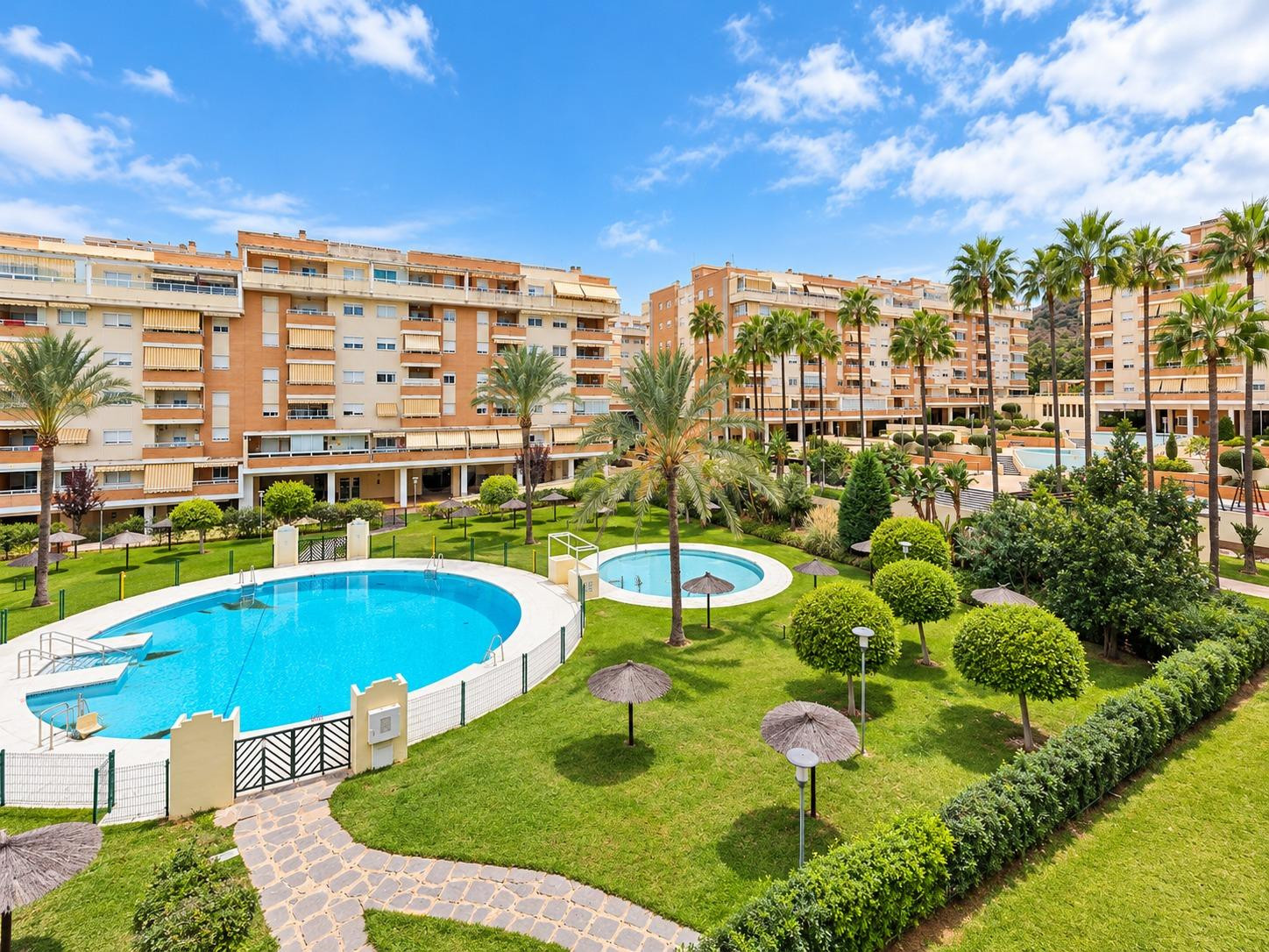 ¡ESTUDIA Y DISFRUTA DE TU NUEVO HOGAR! habitaciones FRENTE A LA UNIVERSIDAD EUROPEA
