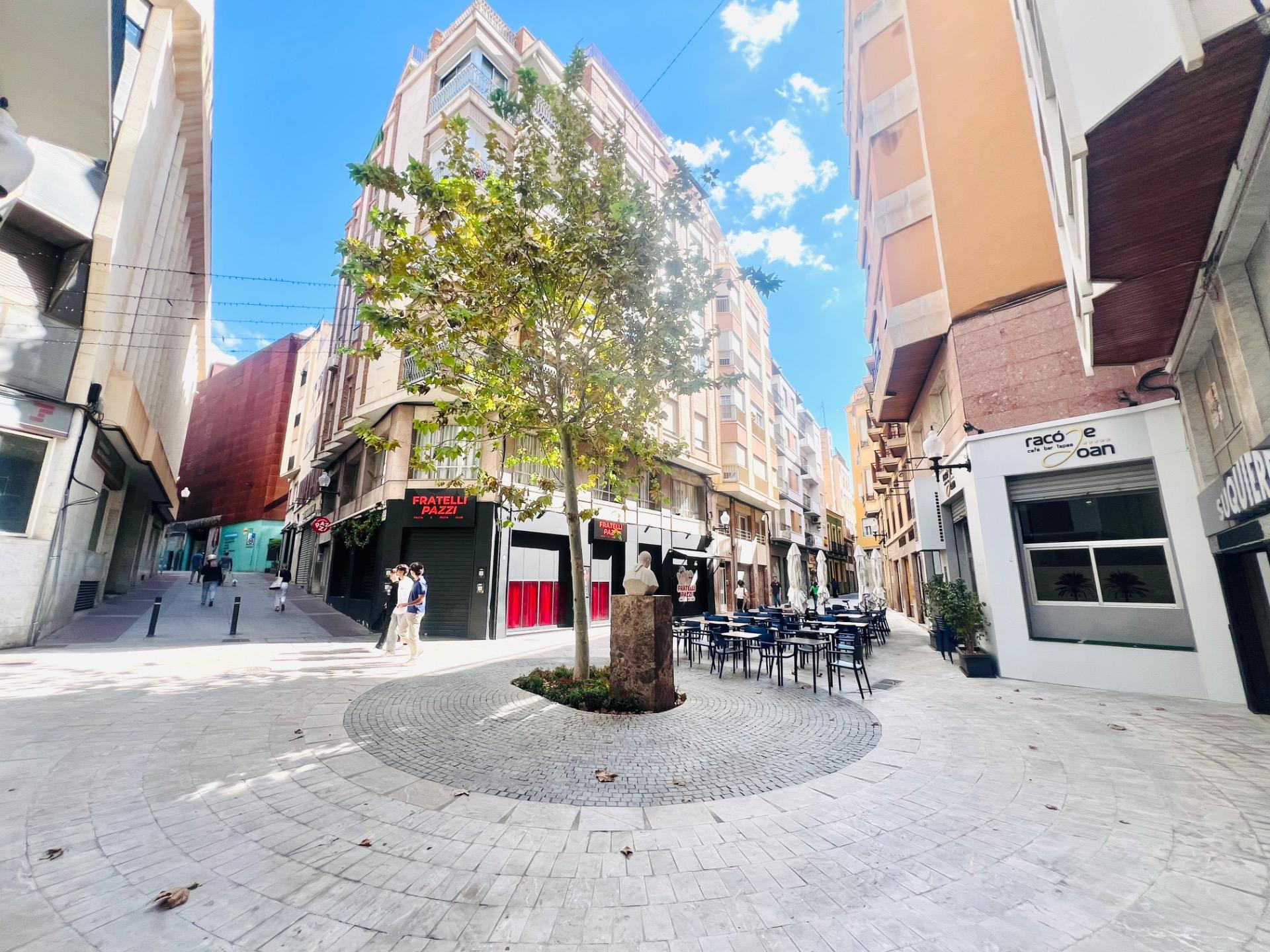 Piso con ascensor en pleno centro de Elche. - foto 2