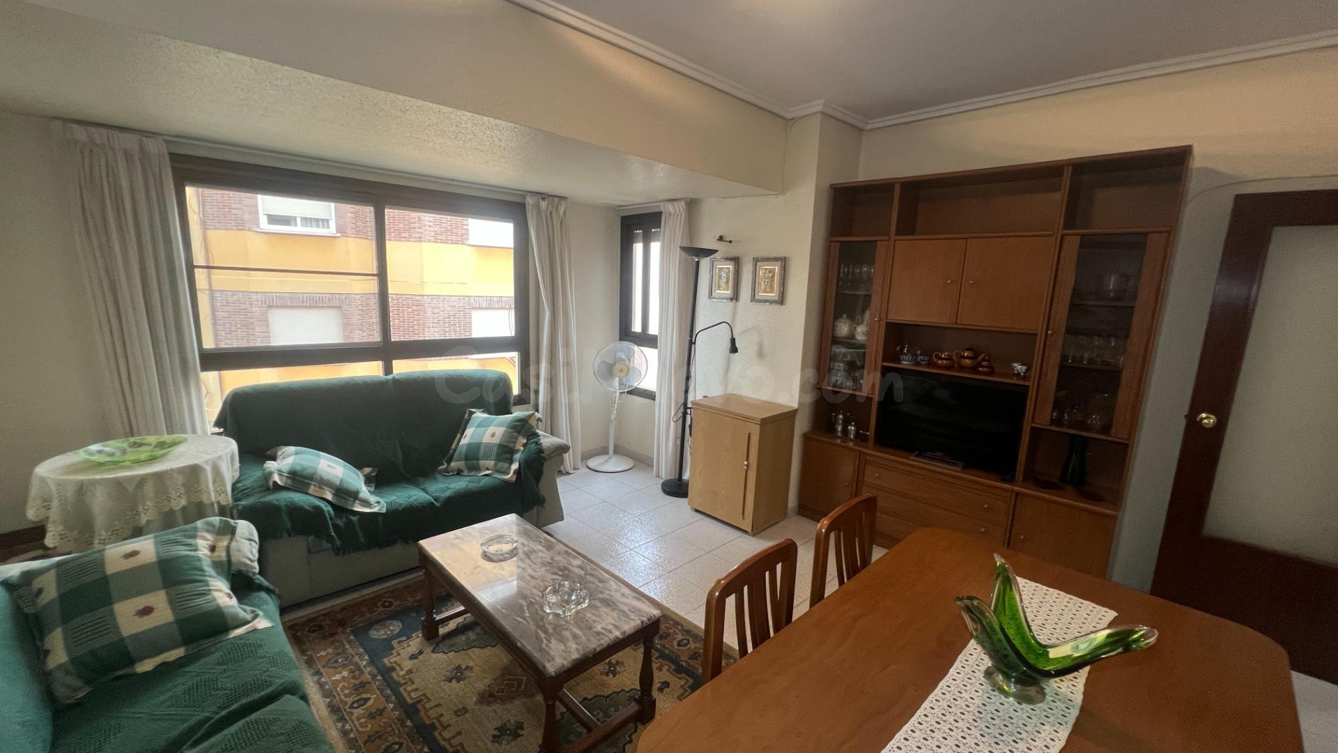 SE VENDE EN EXCLUSIVA PISO ZONA AVDA LIDON DE 4HB - 1BÑ PARA ENTRAR A VIVIR - foto 2