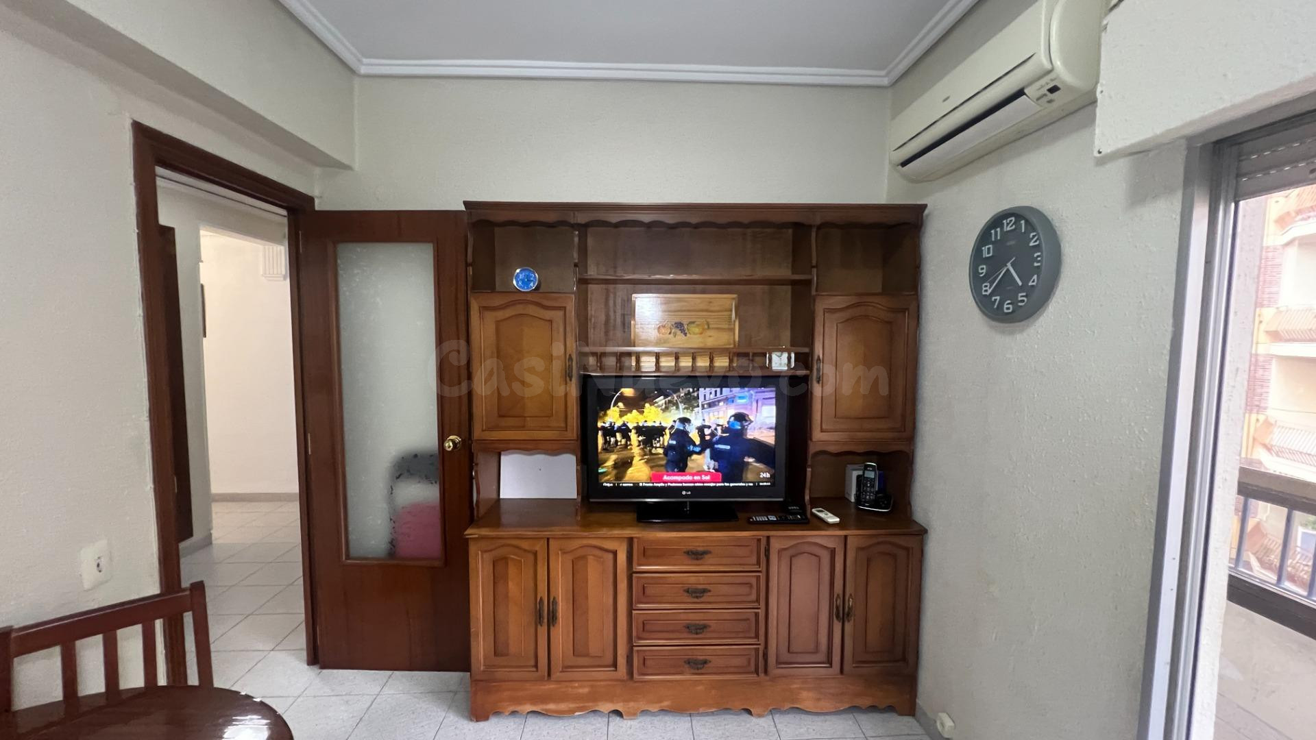 SE VENDE EN EXCLUSIVA PISO ZONA AVDA LIDON DE 4HB - 1BÑ PARA ENTRAR A VIVIR - foto 5