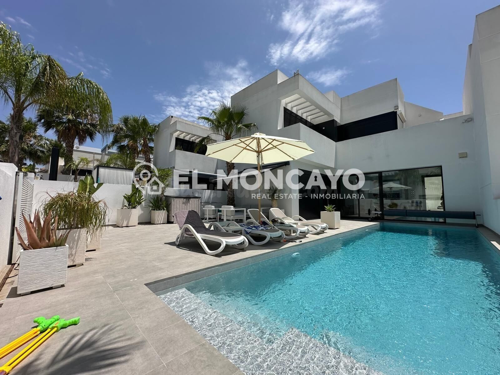 Fantástica villa de lujo con piscina privada de agua salada en Urbanización La Marina, San Fulgencio, Costa Blanca