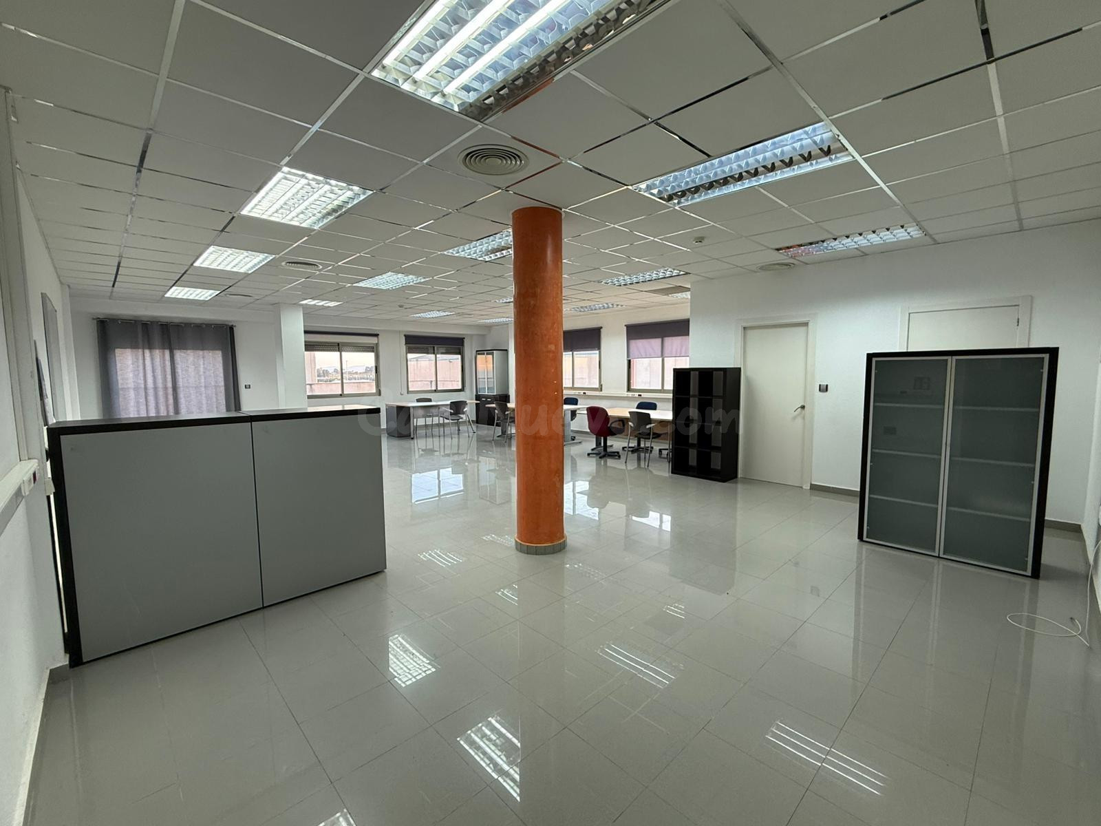 “Alquila Oficina Moderna de 115 m2 en Los Alcázares – Listo para Estrenar” - foto 2