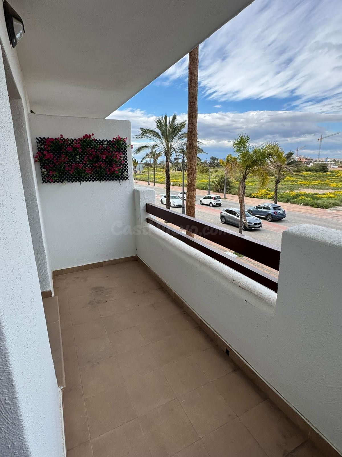 Serena Golf Escape: Tu Refugio Ideal con Amplia Terraza, Relax y Golf. ALQUILER TEMPORAL - foto 3