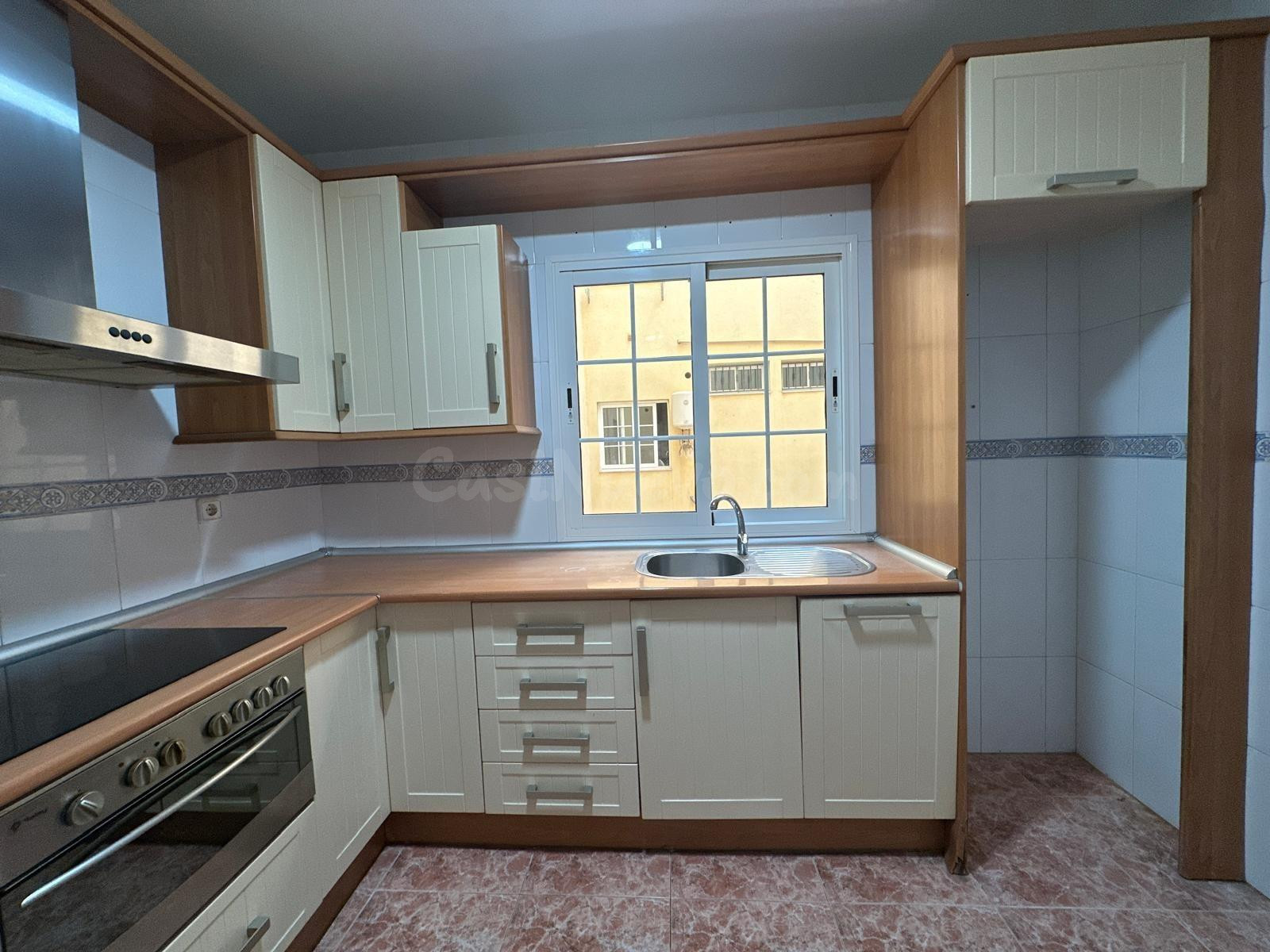 VENTA DE PISO NUEVO CON TRES DORMITORIOS EN AGUADULCE SUR. - foto 3