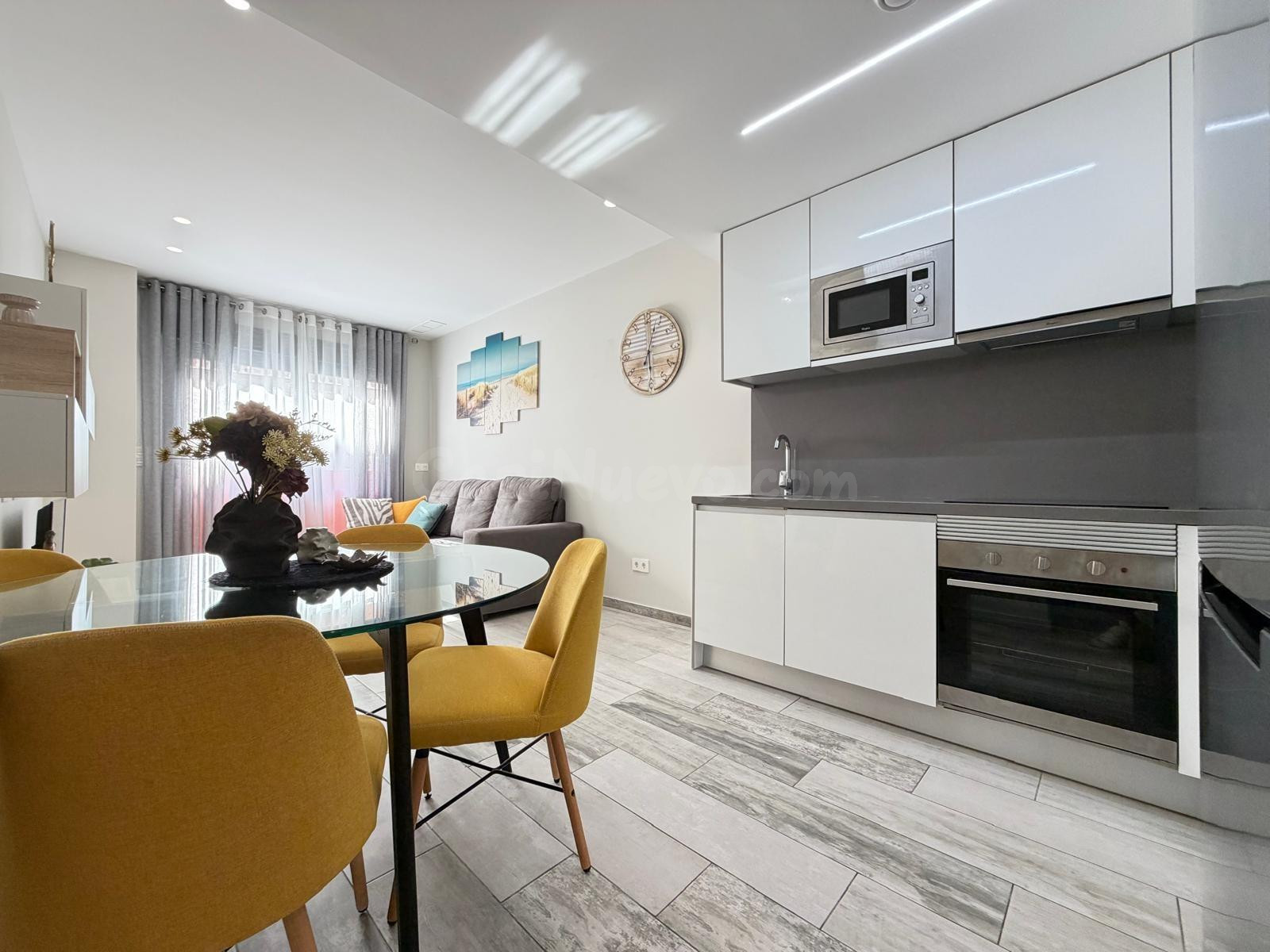 APARTAMENTO EN "ALEGRIA 11" CON PISCINA COMUNITARIA Y SAUNA. 1 DORM. 1 BAÑO. SUPERFICIE 60 M2. PLAYA A 500 METROS.