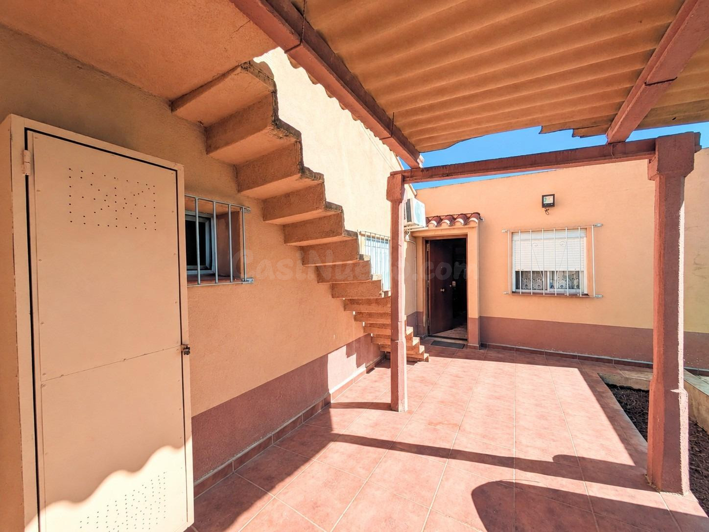 CASA EN PLANTA BAJA EN DELTEBRE