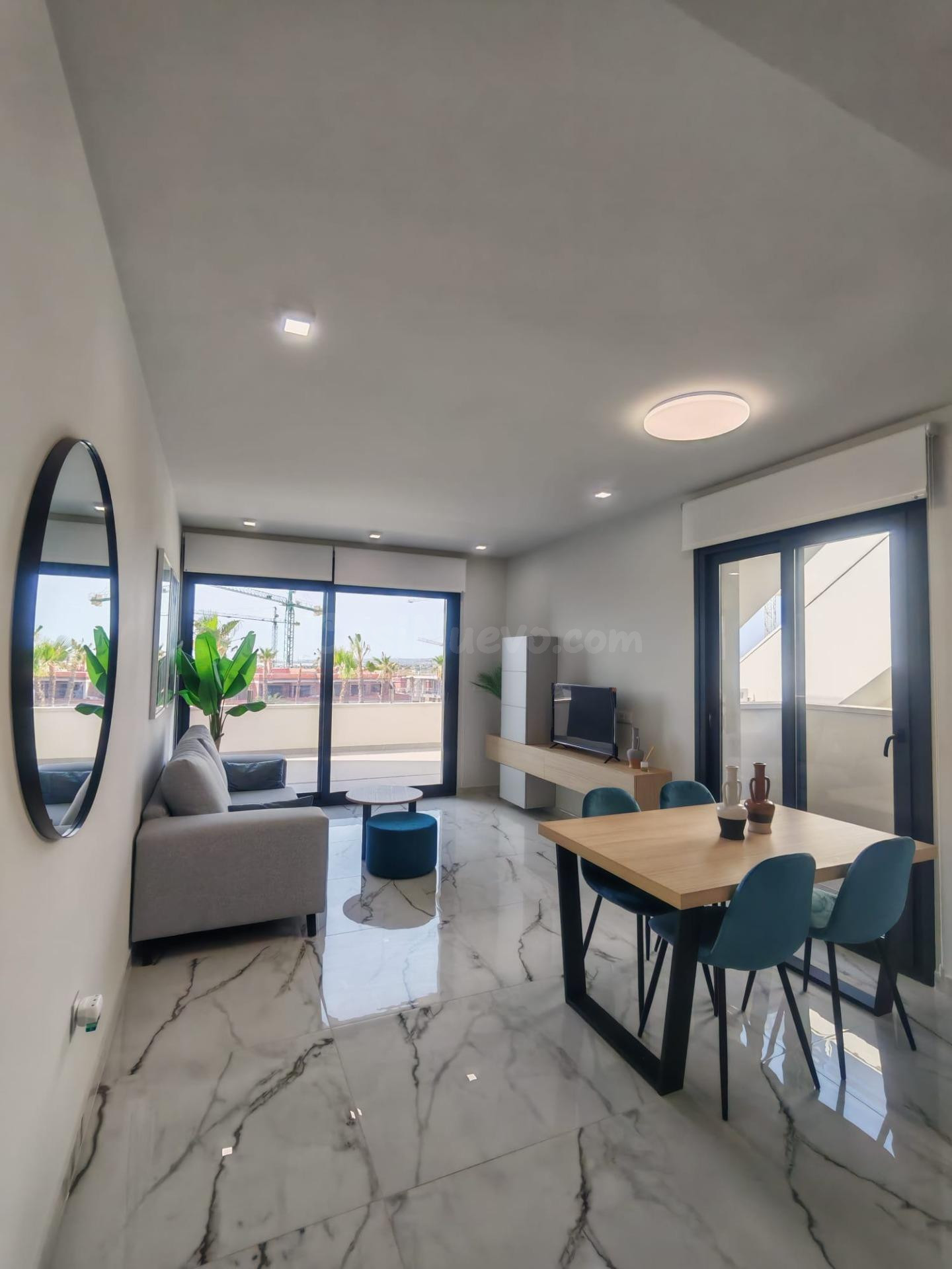 Magnífico bungalow en planta baja con terraza, 2 dorms, 2 baños, parking y trastero - foto 2