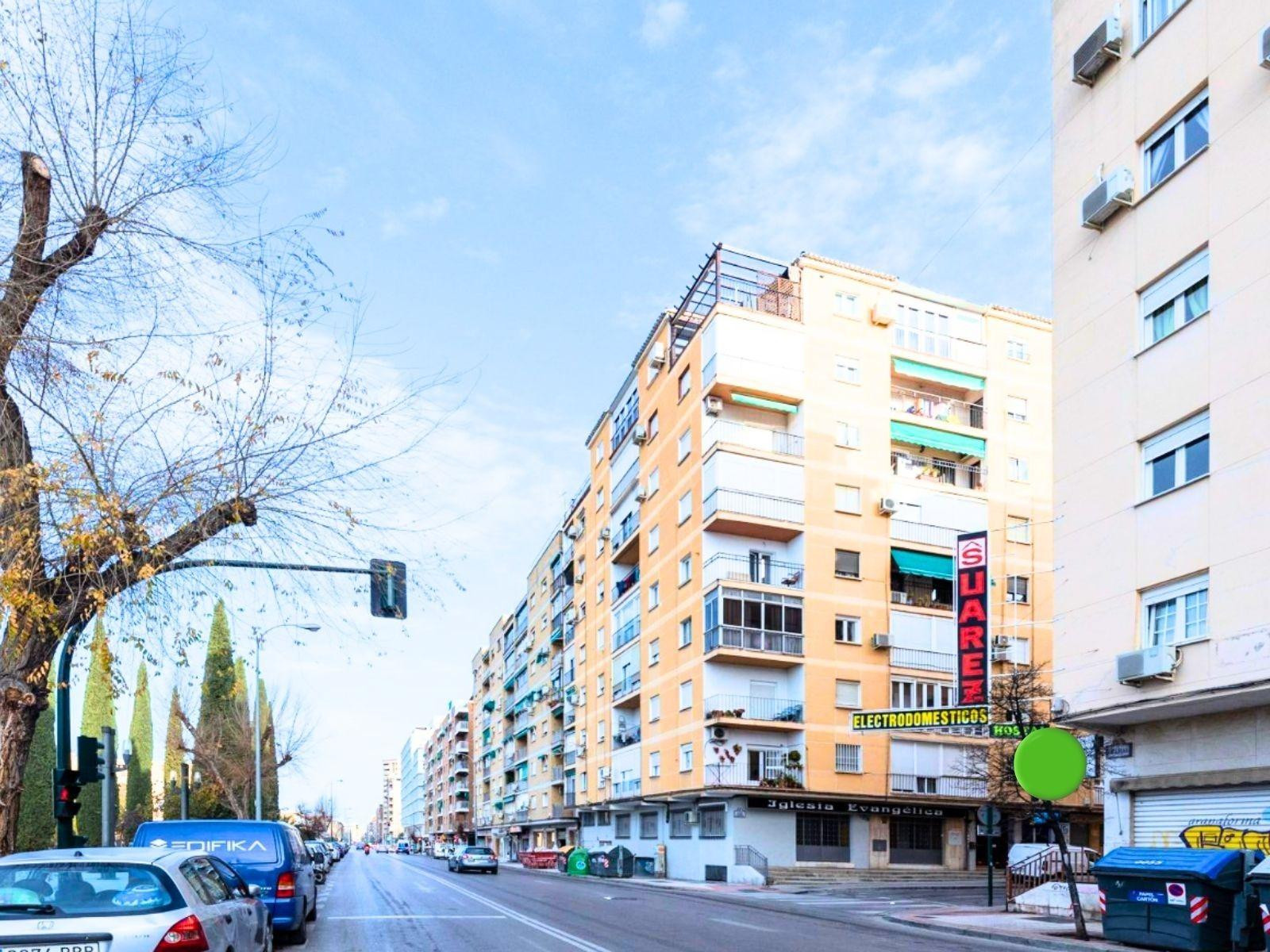 ¡Oportunidad Única en Angel Barrios! Local de 147m2 por solo 190.000€