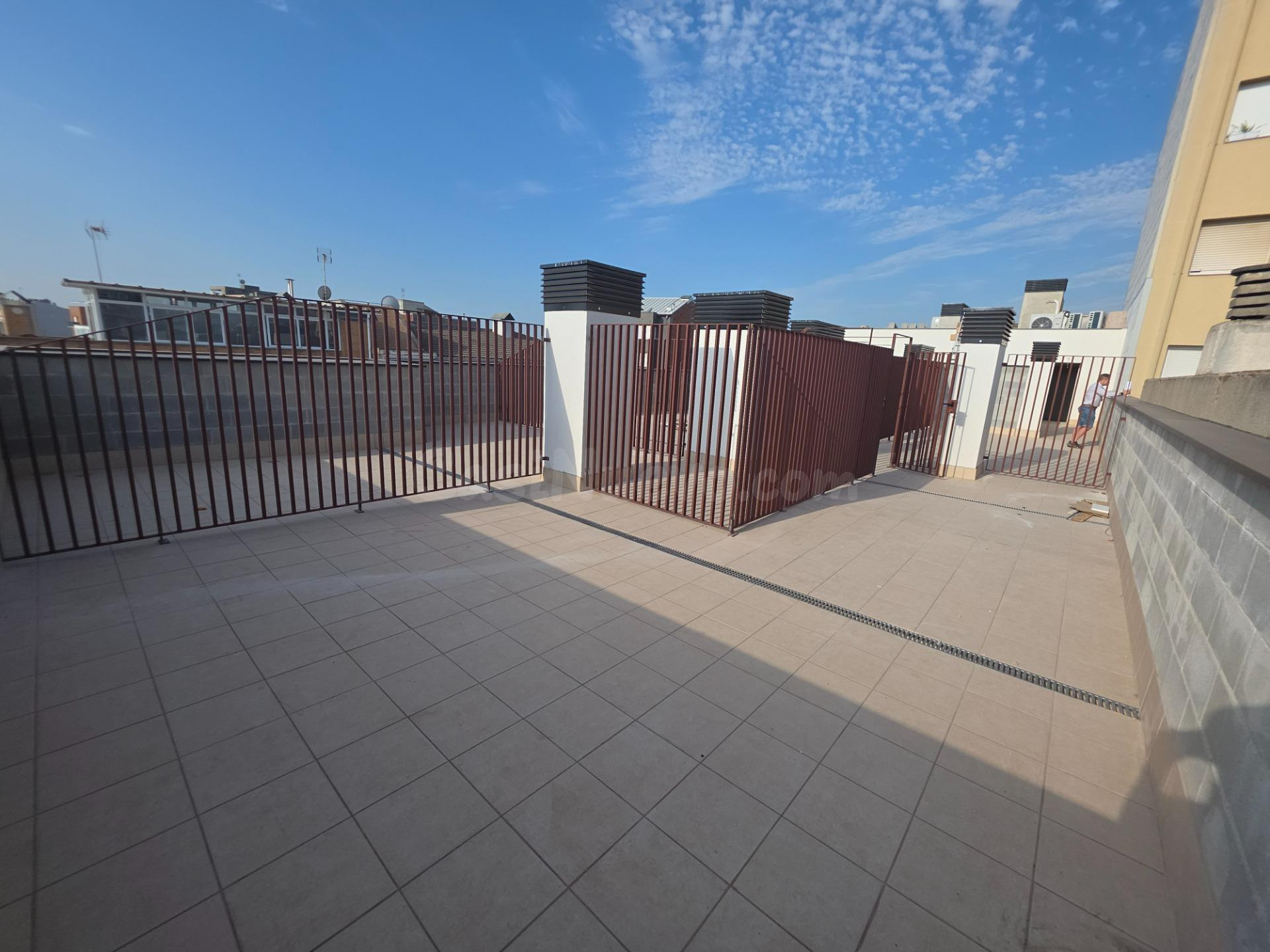PISO CON TERRAZA PRIVADA DE OBRA NUEVA EN AV. BARBERÀ