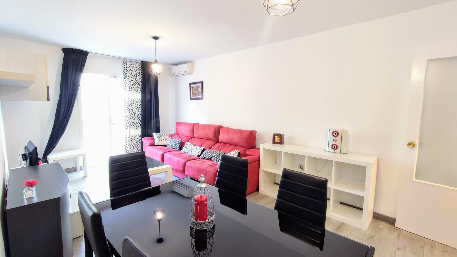 Vivienda tres dormitorios y aparcamiento en alquiler, Málaga - Centro
