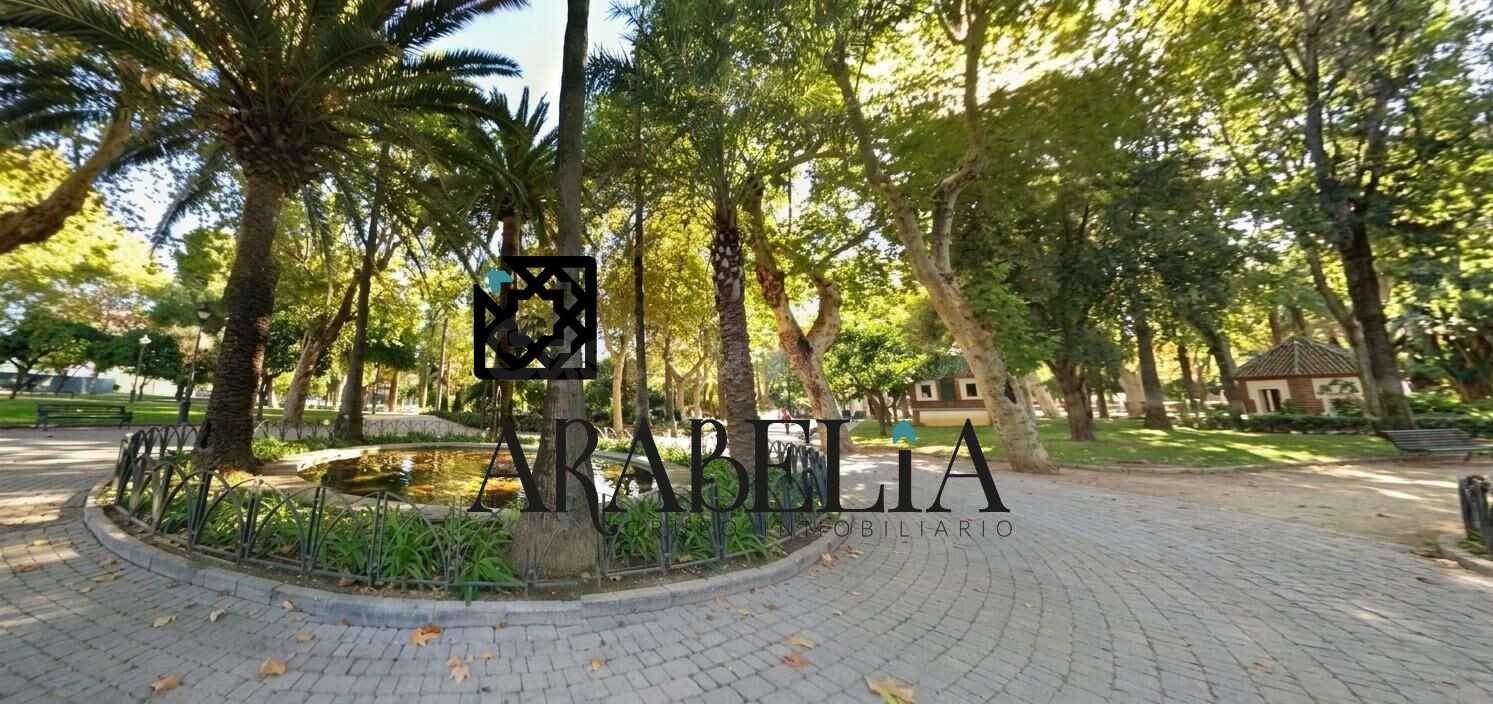 ¡Espectacular piso con LICENCIA TURÍSTICA, garaje y trastero en el CENTRO!