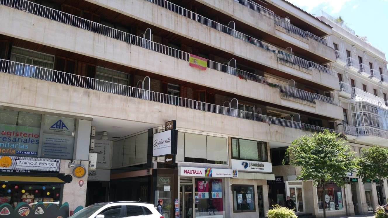 Venta  2 local comercial en Huesca