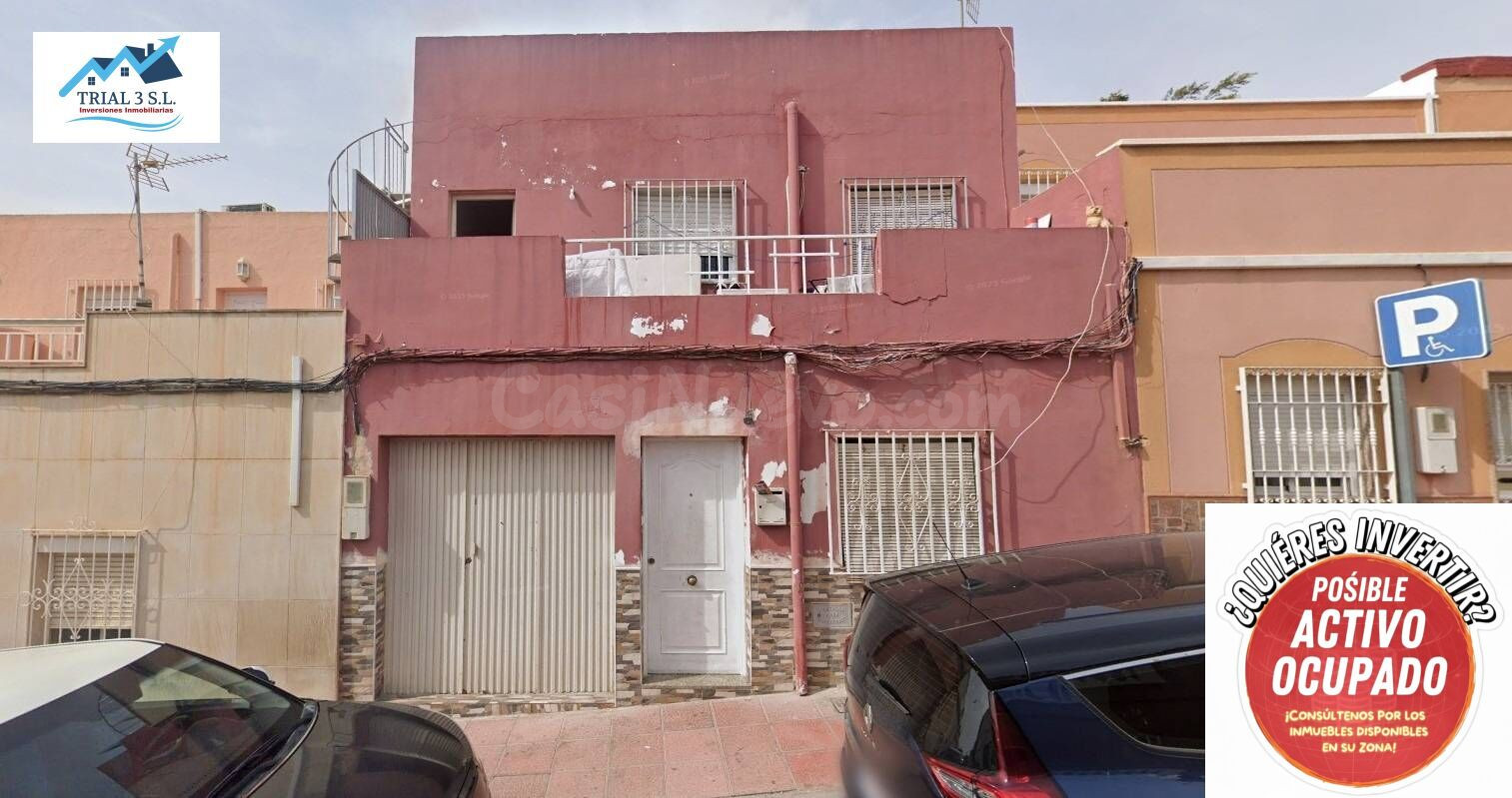 Venta de Casa Adosada en Almería
