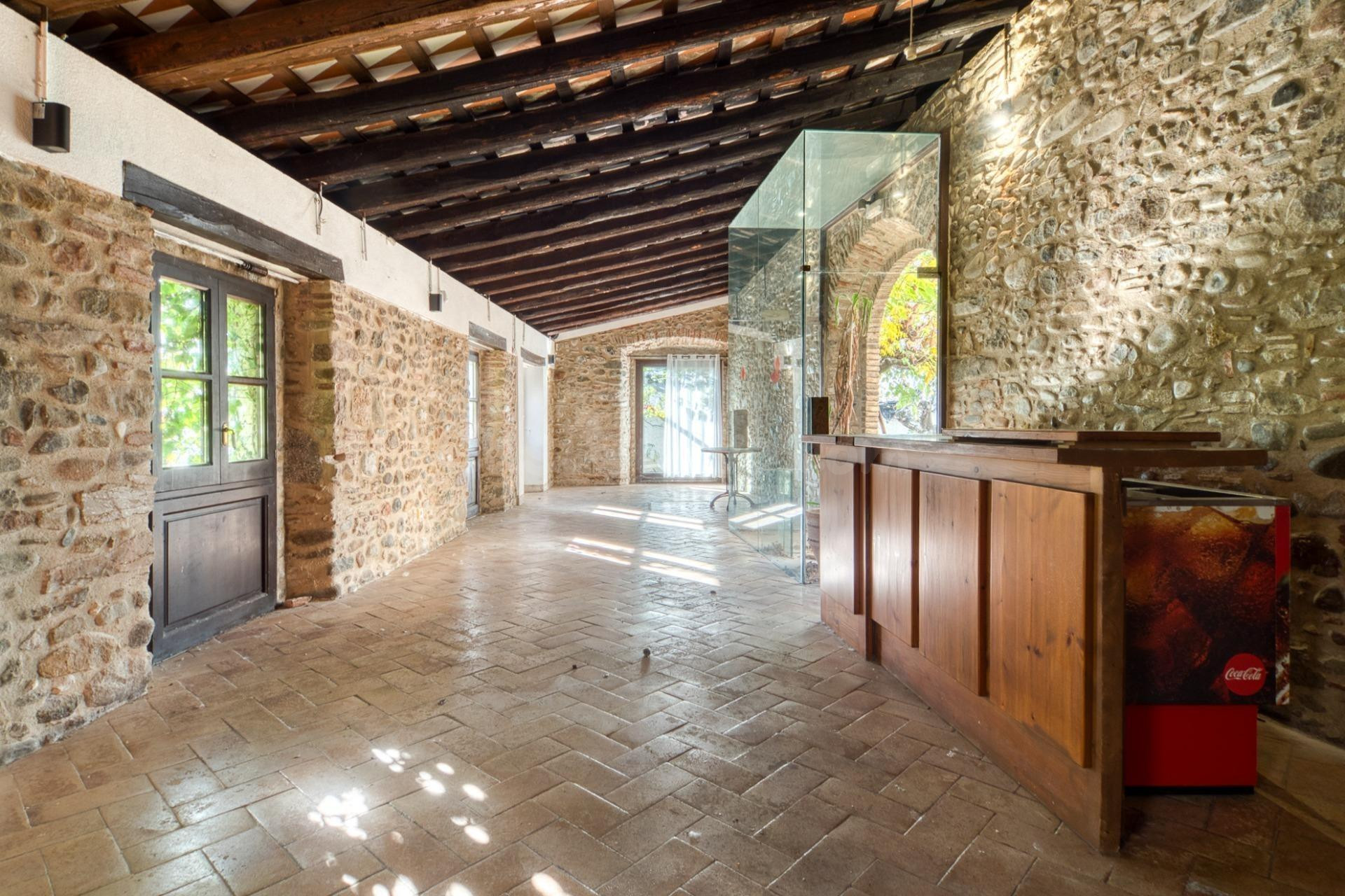 CASA DE PIEDRA SEMIRESTAURADA - foto 2