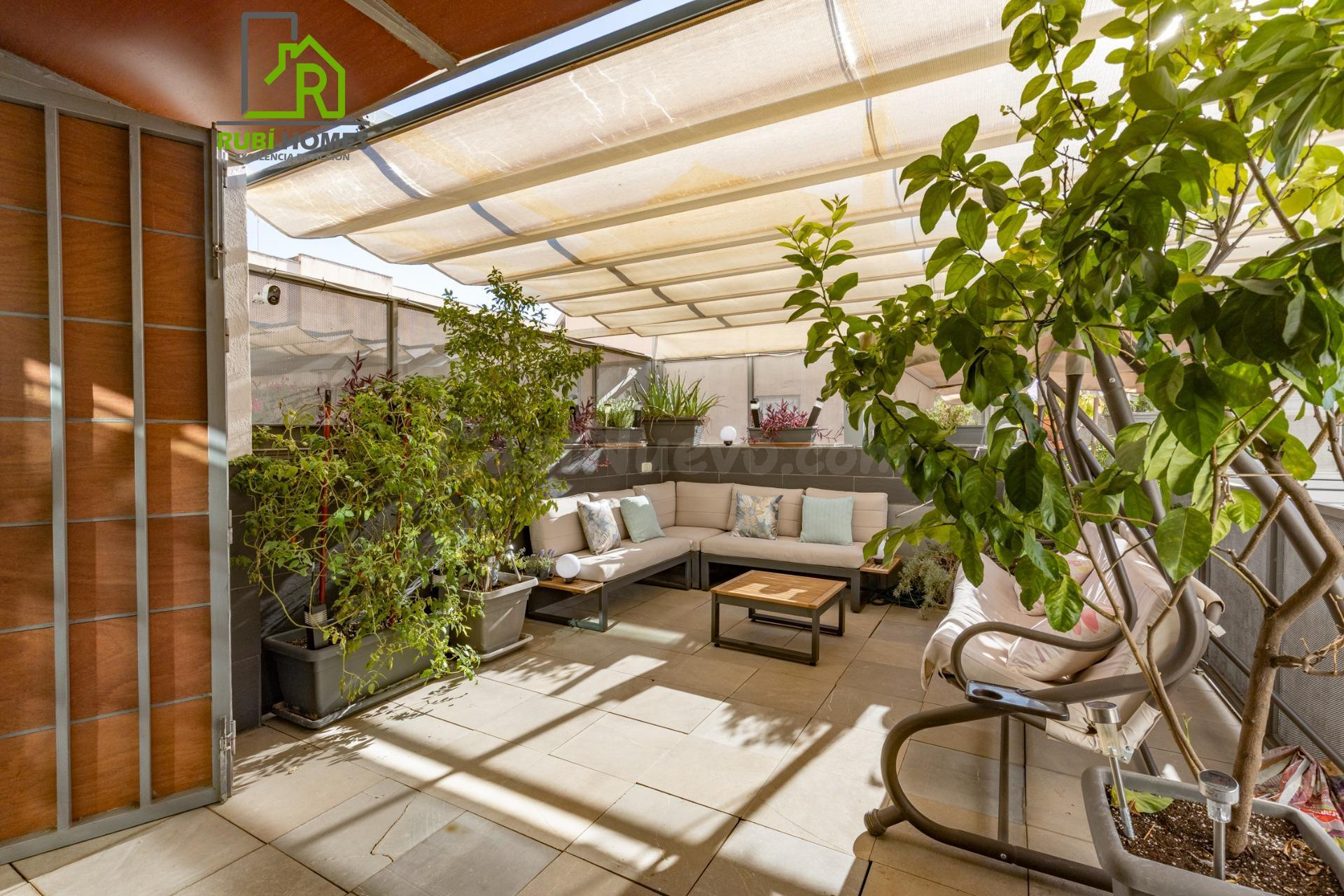 ESPACIO, CONFORT Y CALIDAD: MAGNÍFICA VIVIENDA UNIFAMILIAR ADOSADA