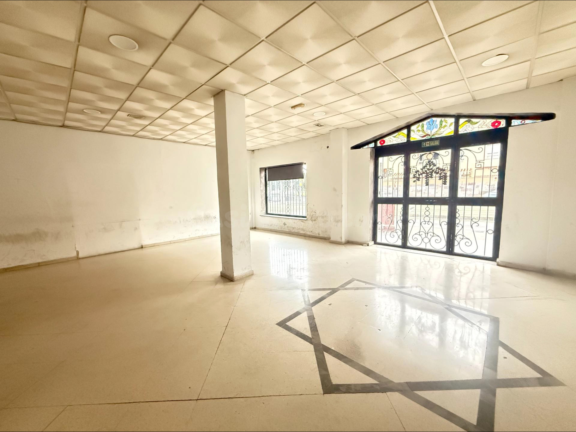 LOCAL COMERCIAL EN ALQUILER EN AVENIDA DE MARACENA, GRANADA | 204 m2 - foto 2