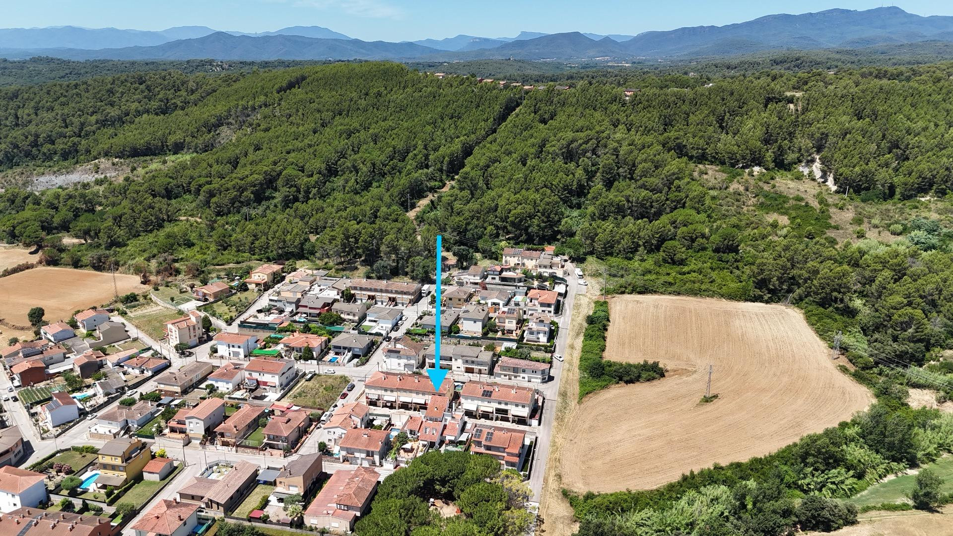 CASA DE 5 habitaciones CON GARAJE PARA 2 COCHES, TERRAZA Y AIRE ACONDICIONADO – LISTA PARA ENTRAR A VIVIR - foto 2