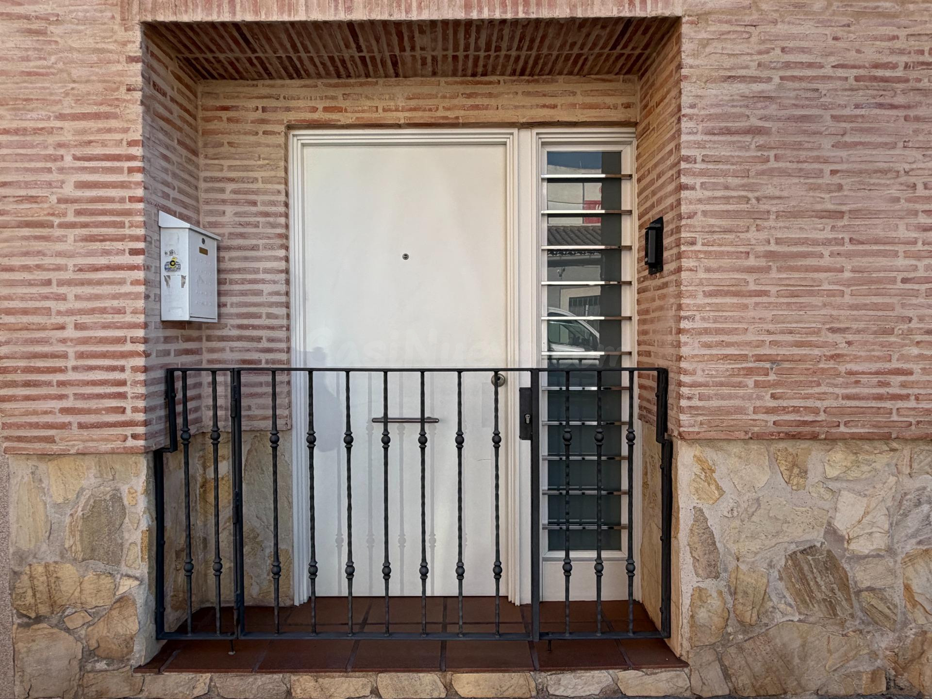 Casa en venta con terraza y buhardilla – 450.000 € - foto 2