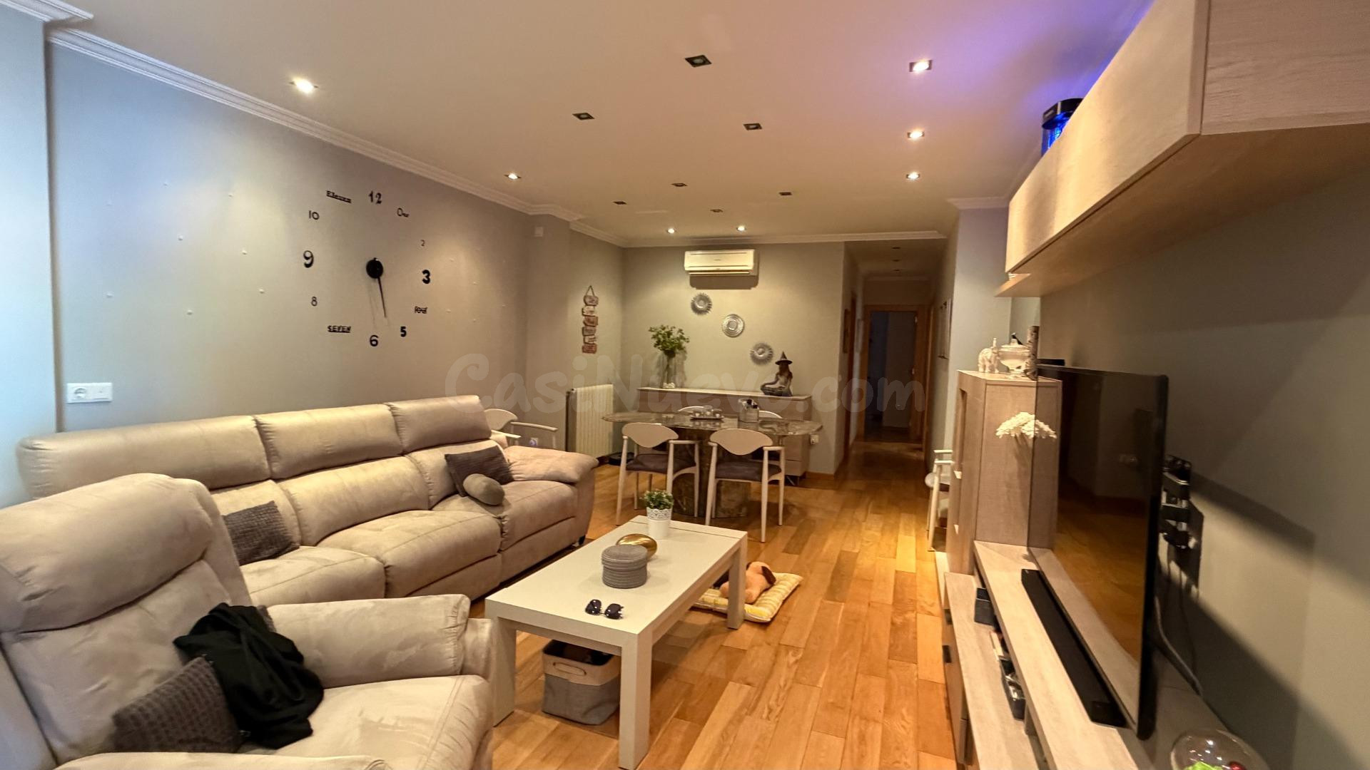 Casa en venta con terraza y buhardilla – 450.000 € - foto 3