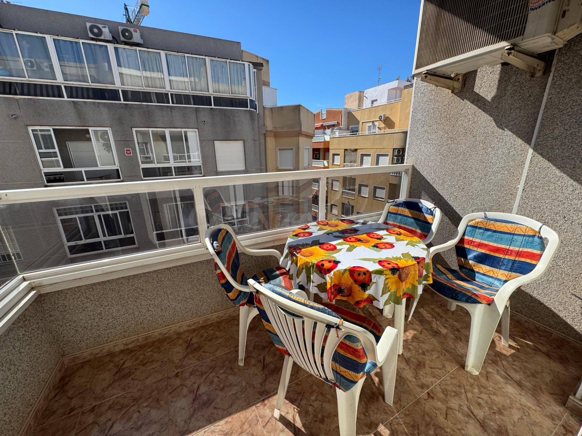 ¡VIVE EN EL CENTRO DE TORREVIEJA, A UN PASO DEL MAR!