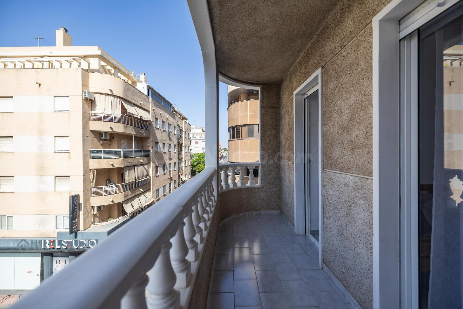 Apartamento de 1 dormitorio con dos terrazas en el centro de Torrevieja