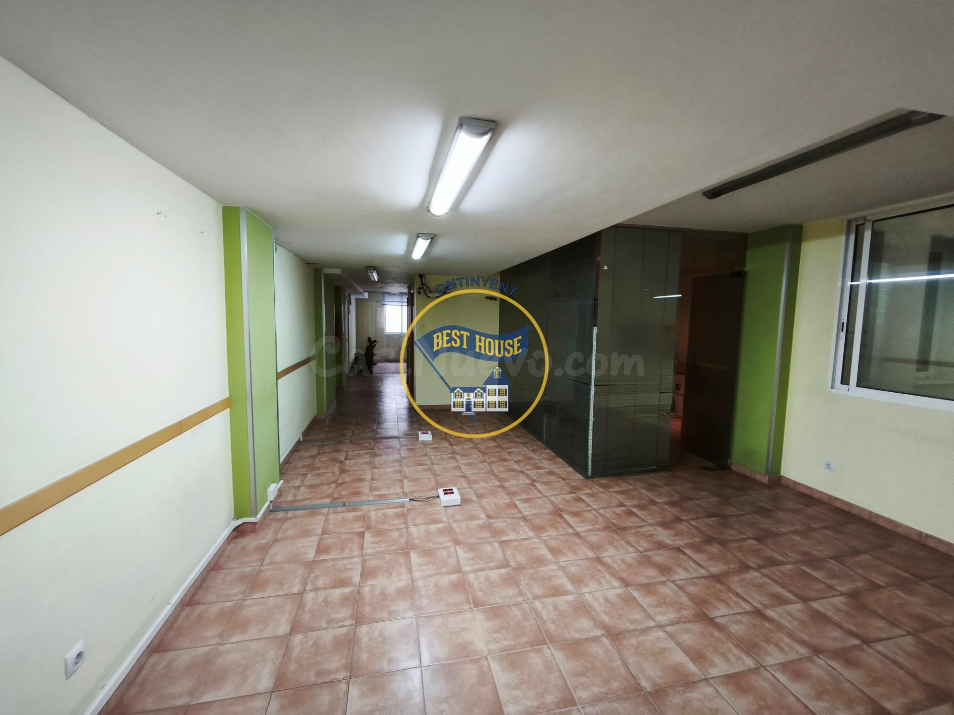 ¡¡OPORTUNIDAD!! ESTUPENDO ENTRESUELO CON GRANDES POSIBILIDADES EN ONTINYENT