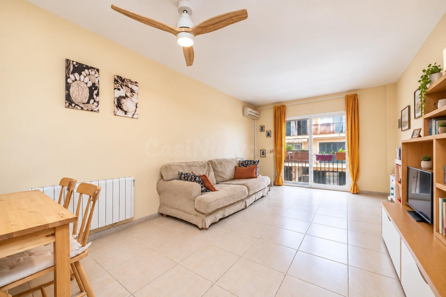 Amplio piso de 2 dormitorios y 2 baños con parking en Campos
