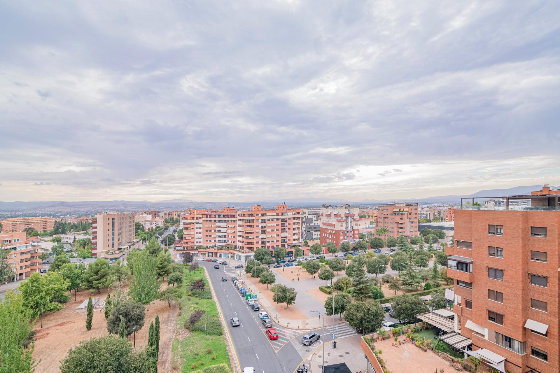 EXCLUSIVO ATICO EN RESIDENCIAL GRAN PARQUE  EN VENTA DE 4 DO - foto 4