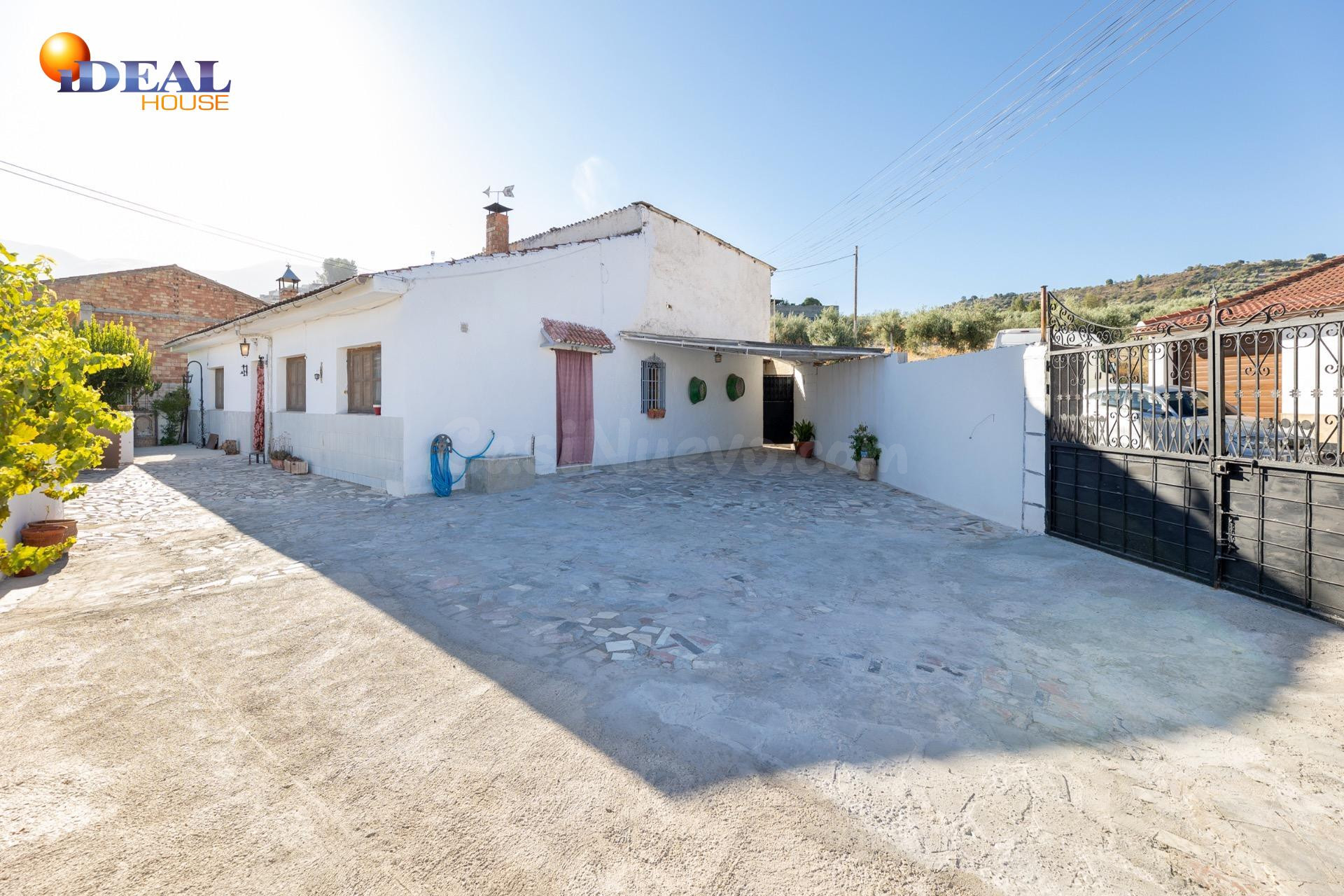 CHALET EN ZONA RESIDENCIAL DE DEIFONTES