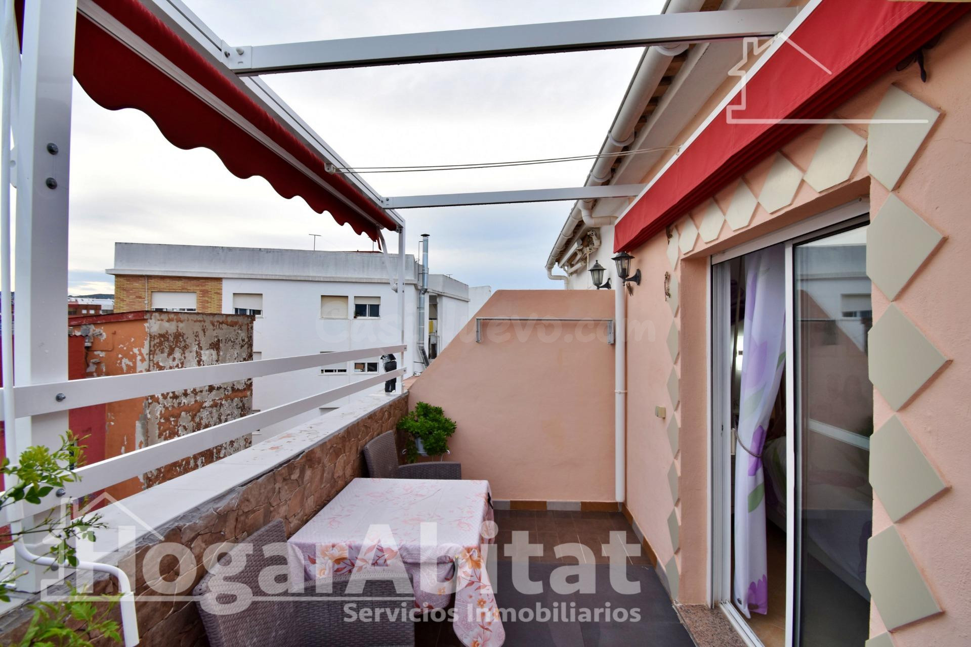 Inmejorable ubicación en pleno centro y vistas despejadas en este ático dúplex exterior con terraza