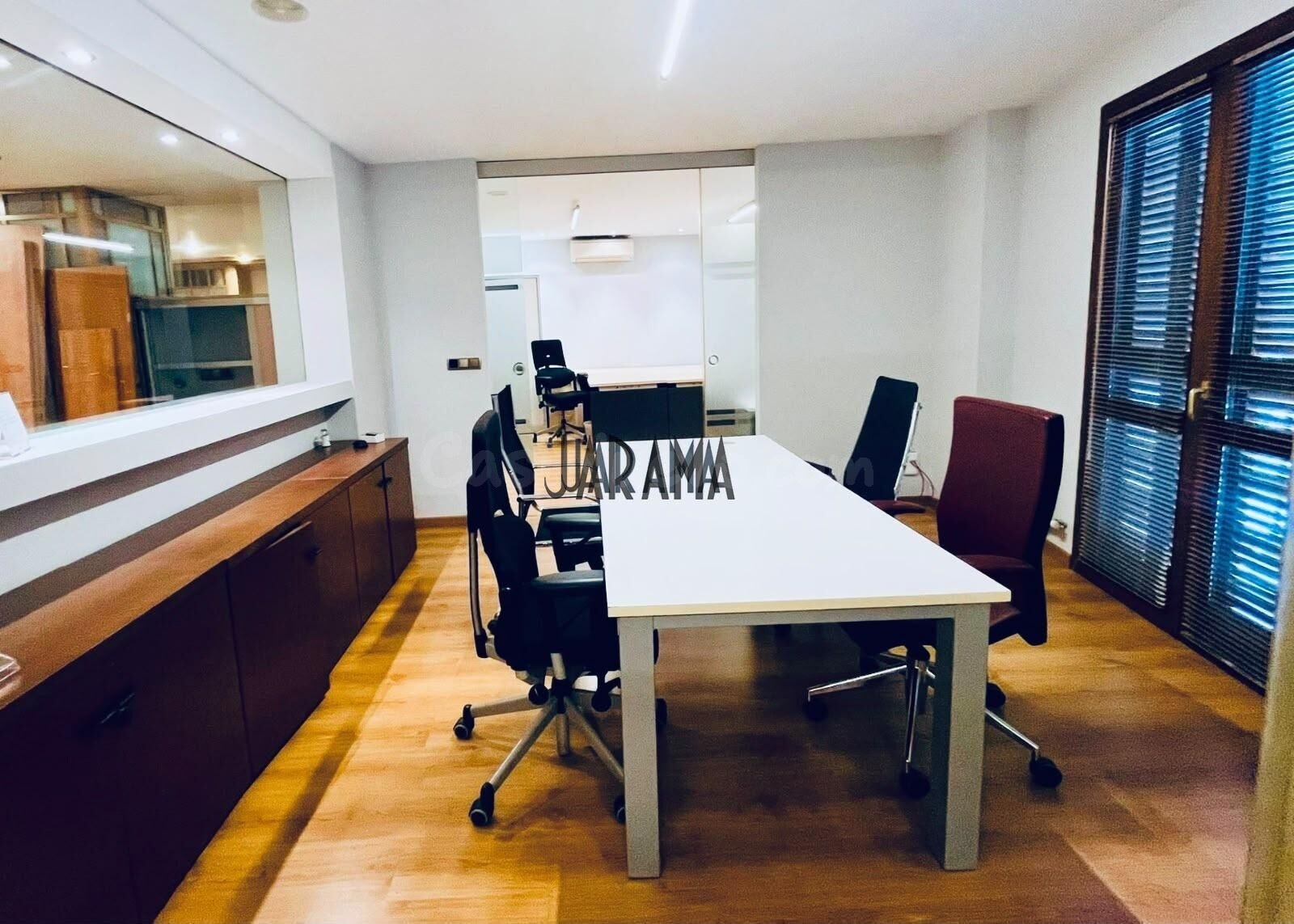 Dos pisos unidos actualmente oficina en el centro de Tudela - foto 5
