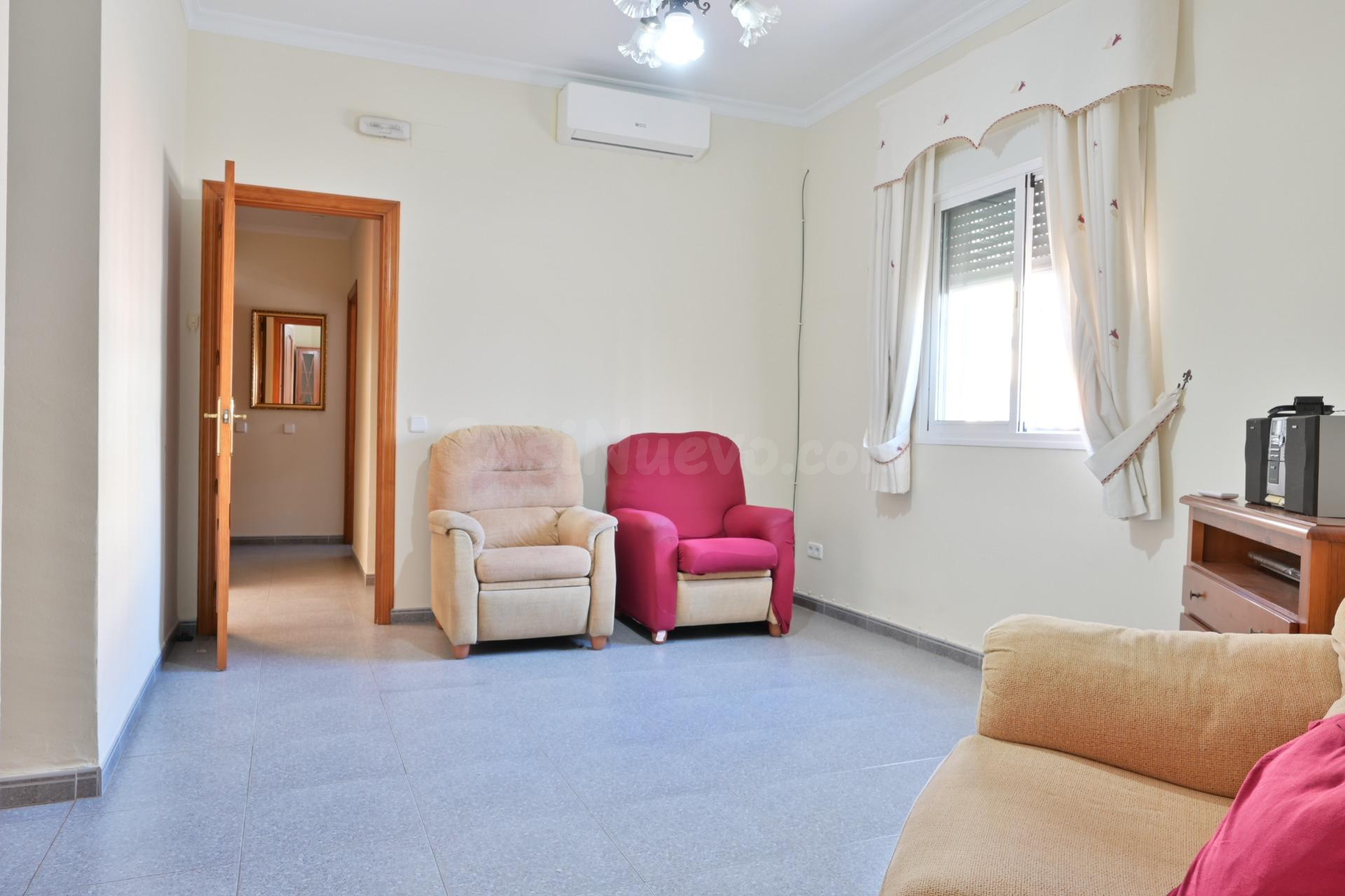 Se vende casa en Alcalá de Guadaíra.