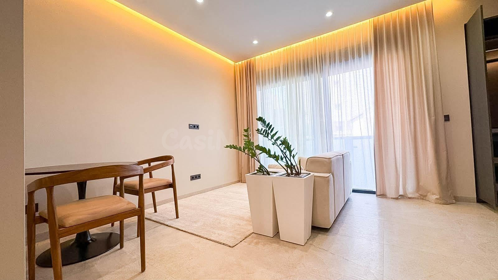 Estudio con terraza, Alicante, Torrevieja, Playa de los Locos. 44 m2, 250 metros al mar