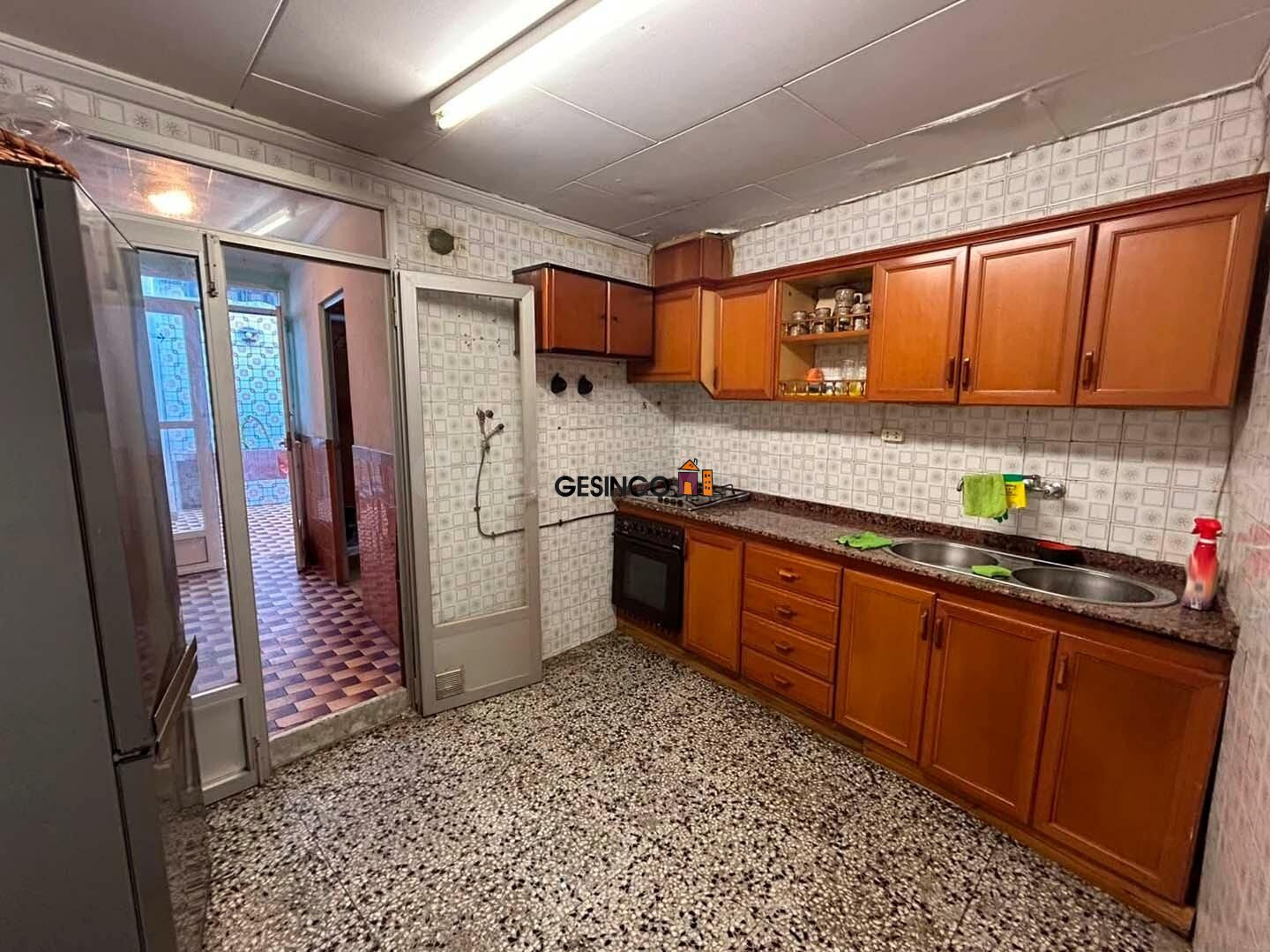 CASA DE PUEBLO CON PATIO Y TERRAZA EN ROTGLÀ I CORBERÀ - foto 3
