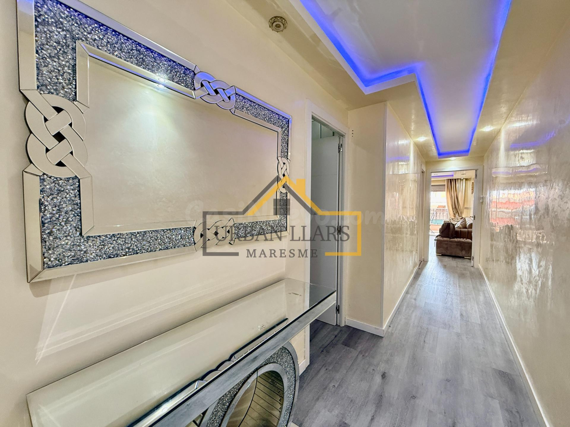 Luminoso piso de 3 habitaciones . - foto 3