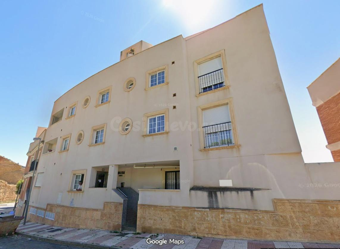 Piso en planta baja con terraza de 20 m2, piscina y garaje en Aguadulce, Roquetas de Mar