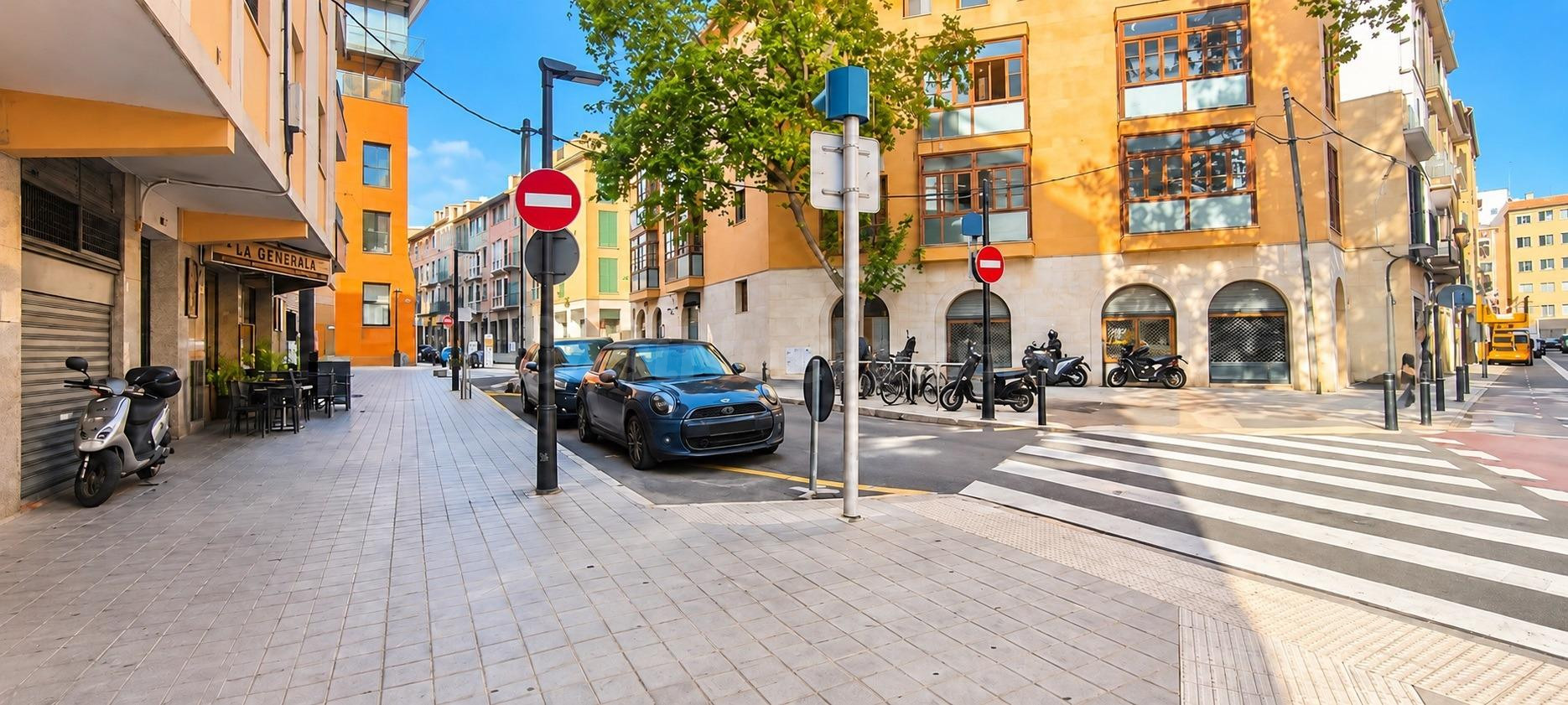 Luminoso apartamento con terraza y ascensor en zona Sindicat, Palma