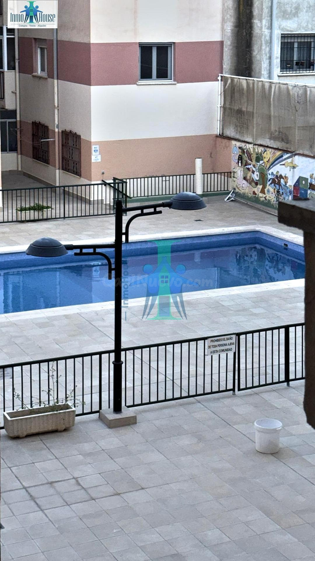 INMOHOUSE VENDE PISO AMPLIO CON GARAJE Y PISCINA