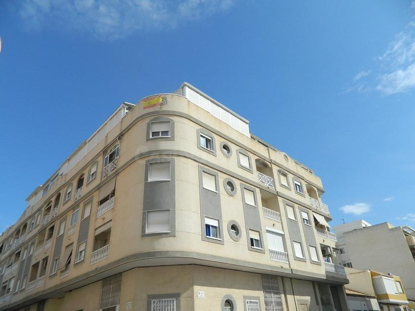 Bonito piso centrico con piscina comunitaria - foto 2