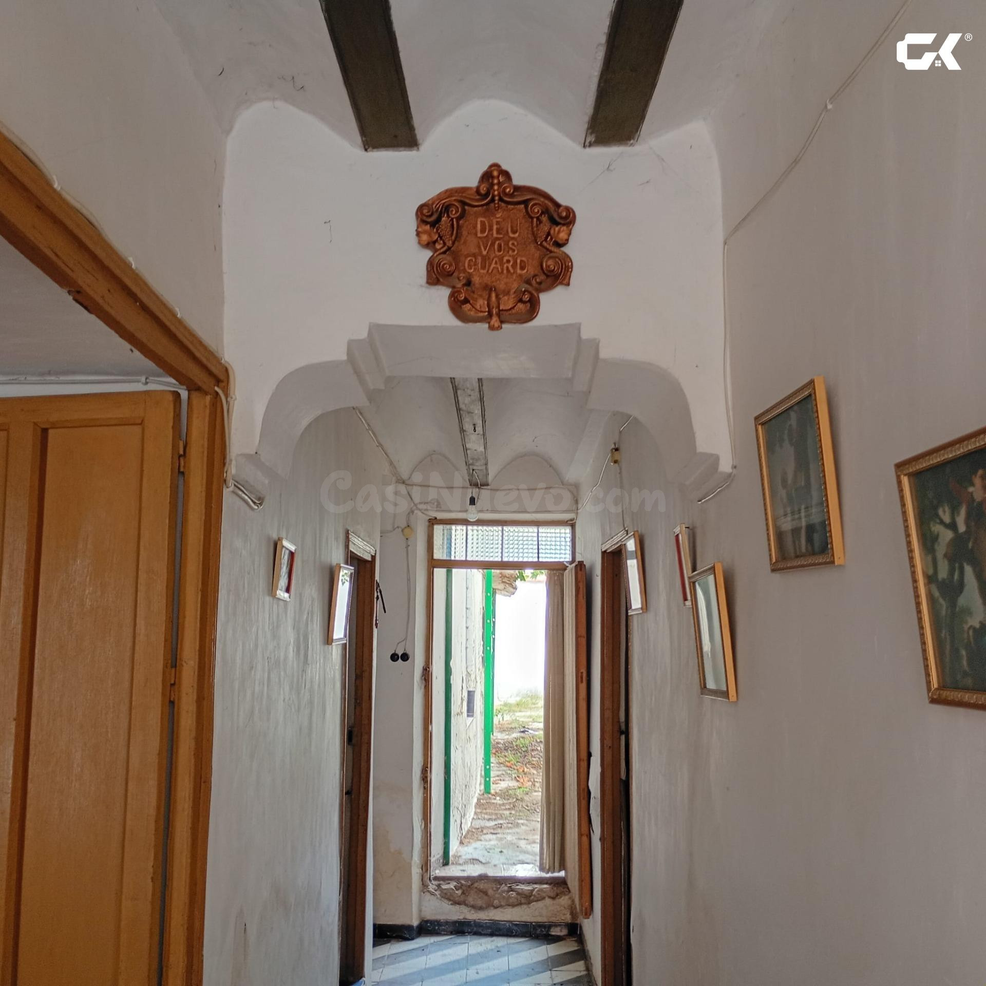 Casa con alma en Zarcilla de Ramos: arcos, vigas y un patio que espera