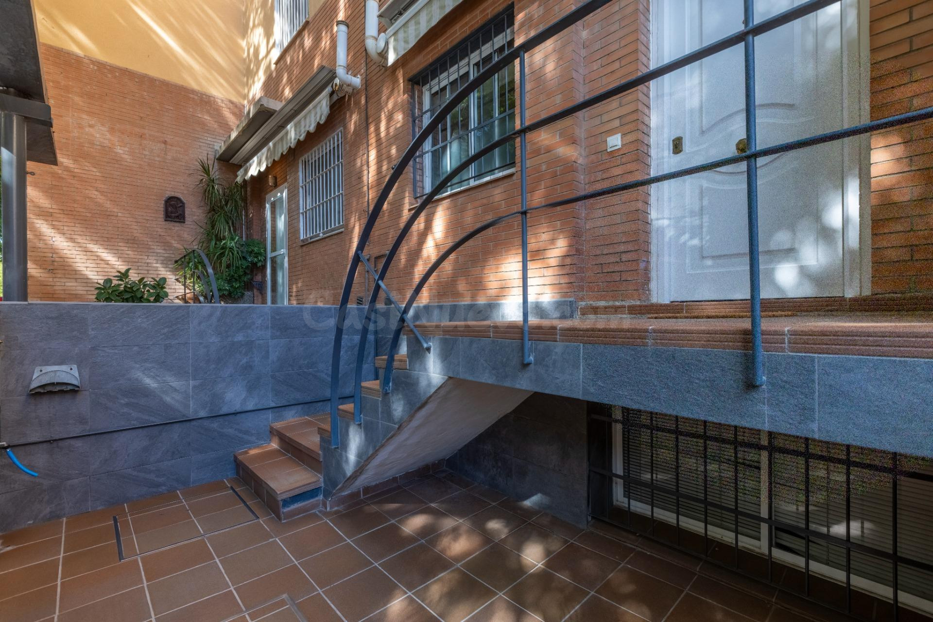 CASA ADOSADA EN VENTA EN LOS BERMEJALES - foto 5