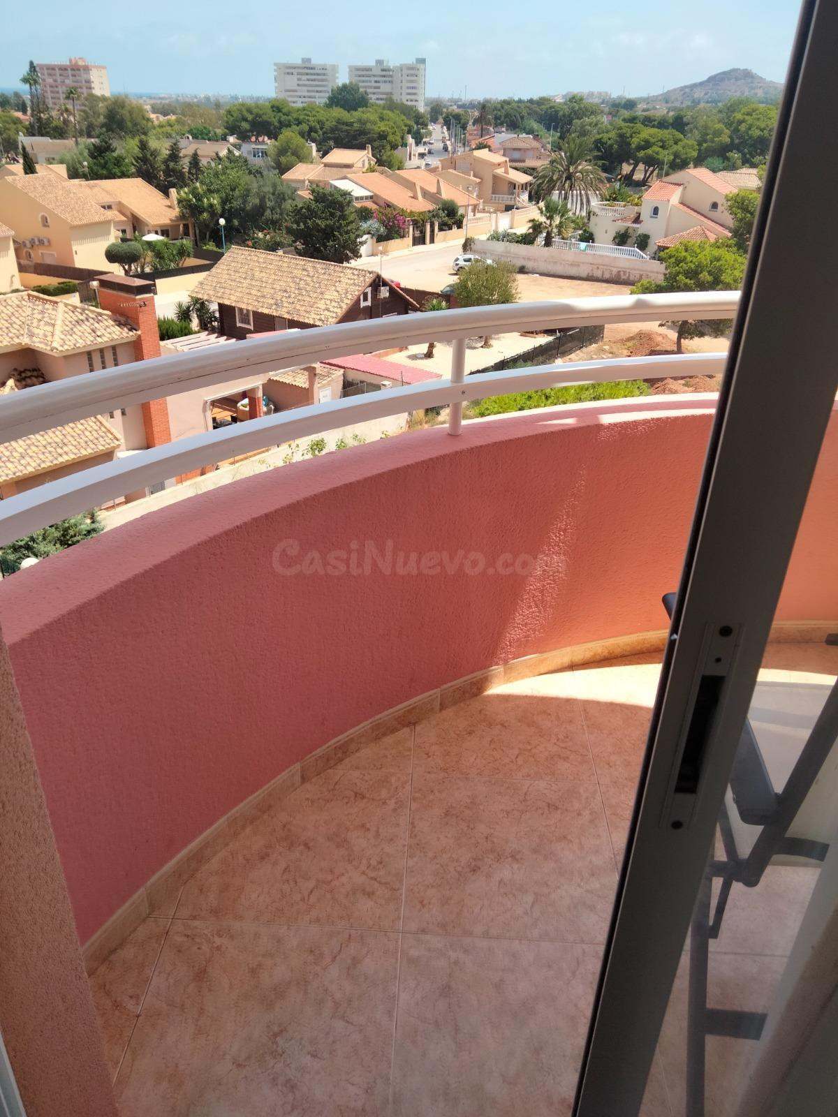 ¡Vive junto al mar! Piso en venta en Playa Honda, tu rincón de tranquilidad en la costa - foto 4