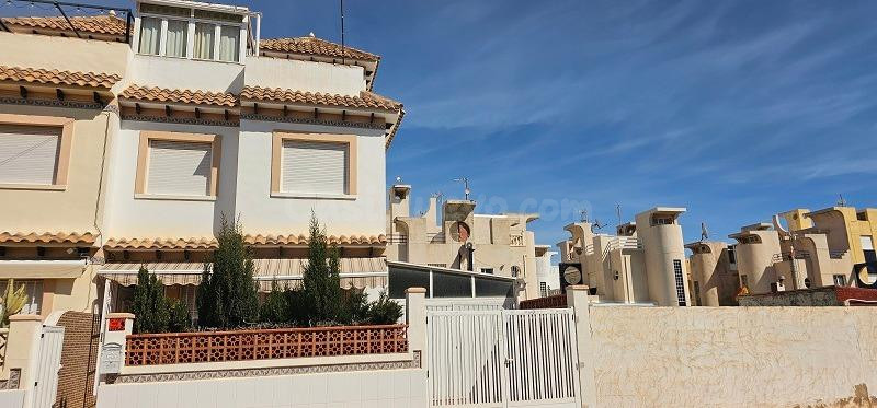 FANTASTICO CHALET ADOSADO, IDEAL PARA FAMILIAS