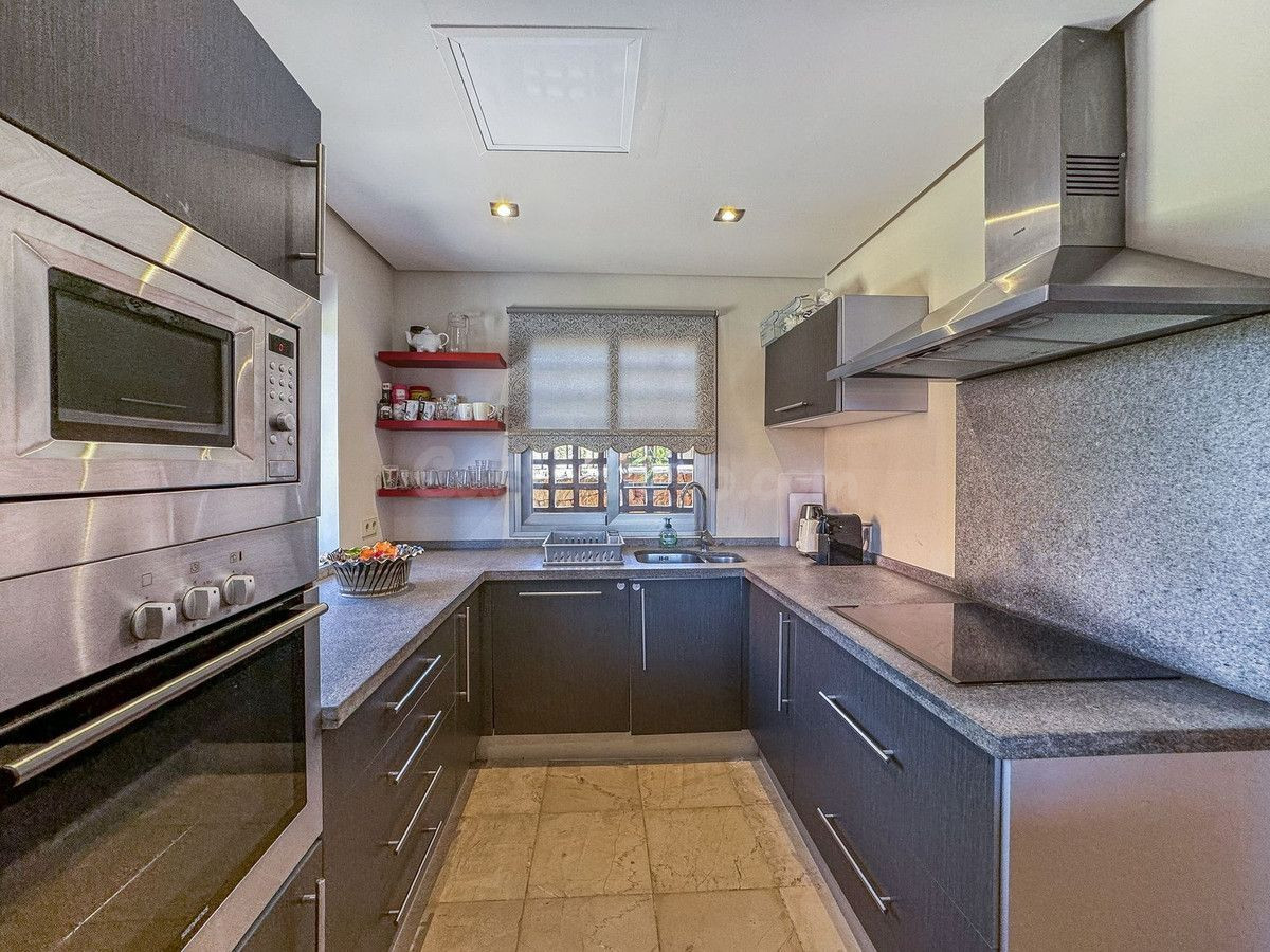 Casa 4 habitaciones 228m² en venta - Bahia de las rocas - foto 4