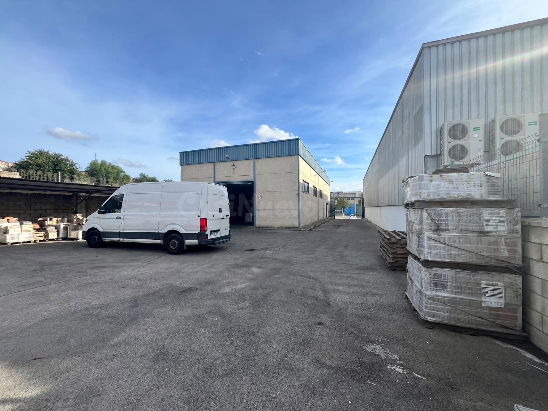 !EXCLUSIVA! NAVE INDUSTRIAL EN POLÍGONO EL PORTAL - JEREZ - 1.000M2 DE PARCELA