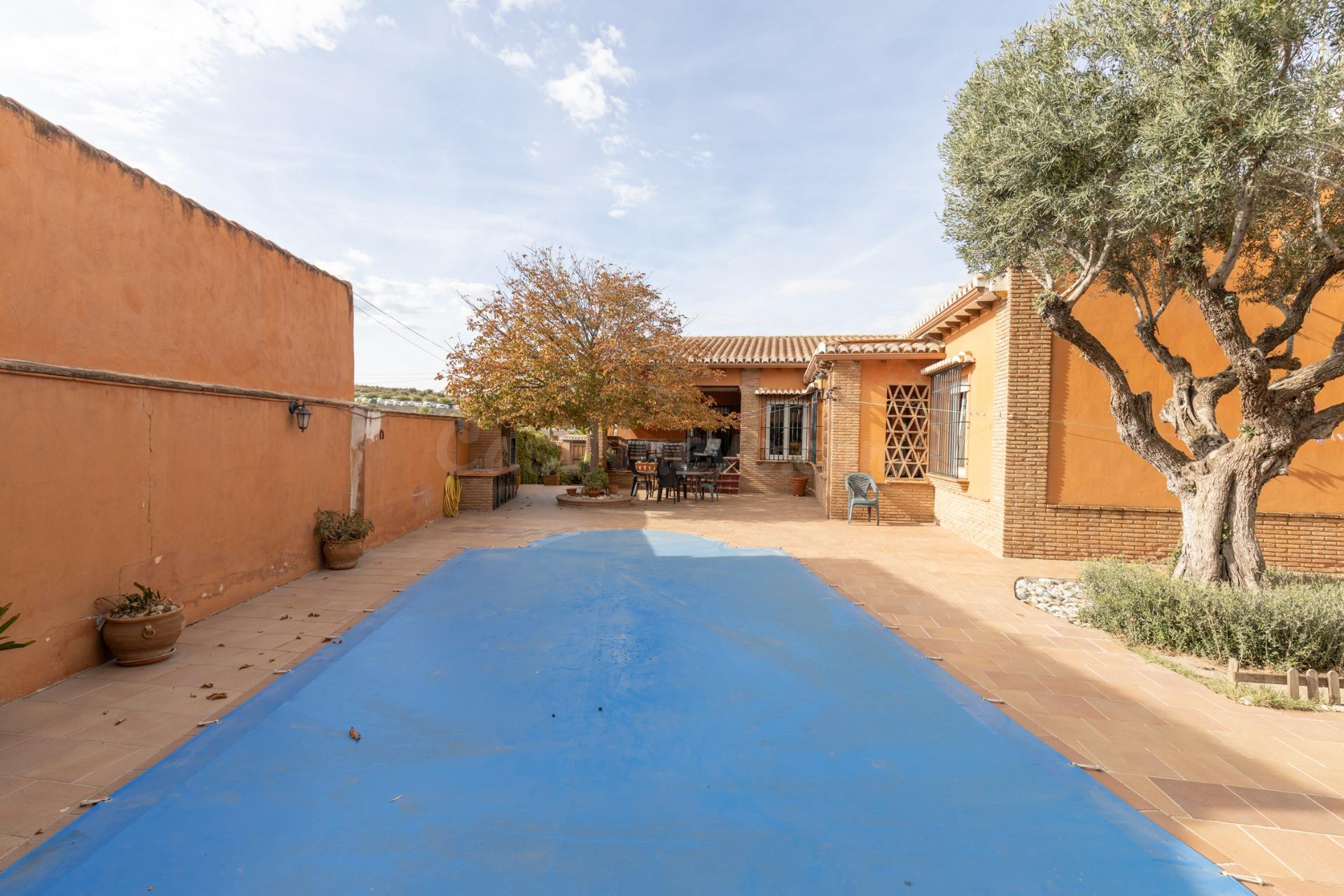 Exclusiva vivienda con piscina en Viñas del Rey