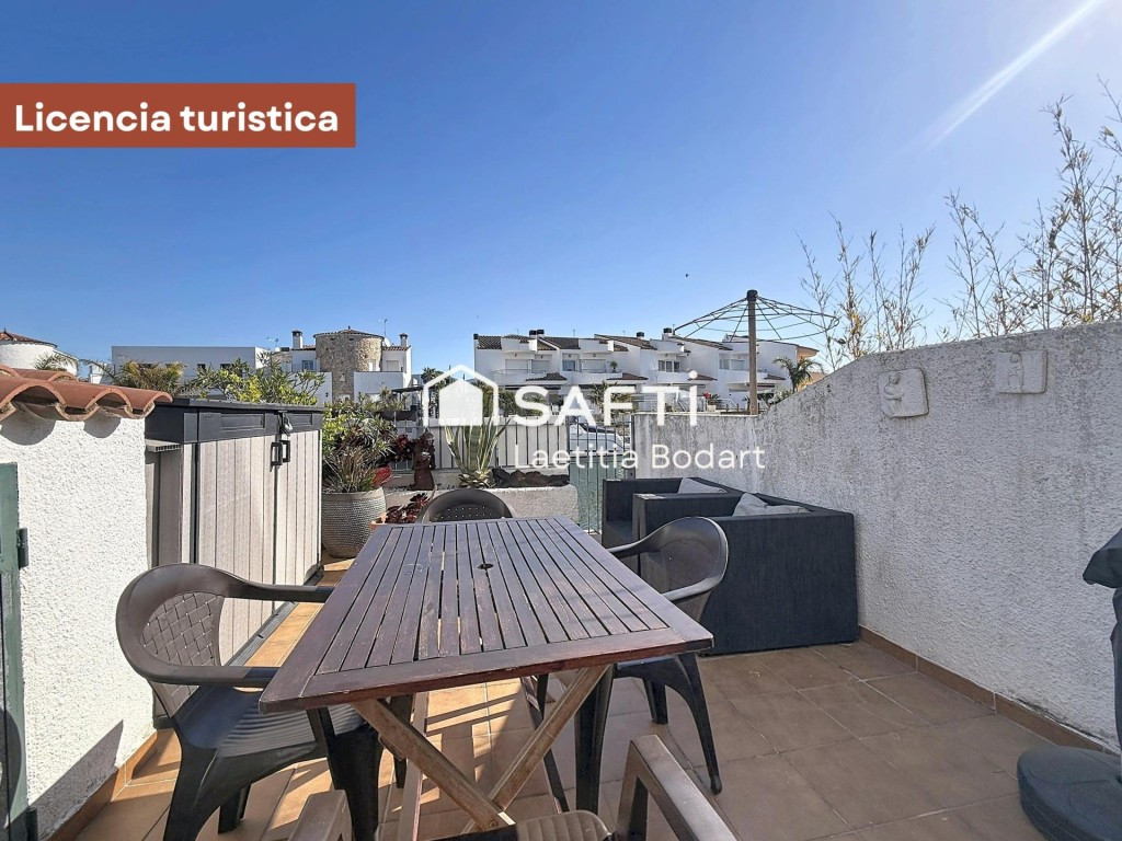 Casa de pescador con licencia turística y amarre - Empuriabrava